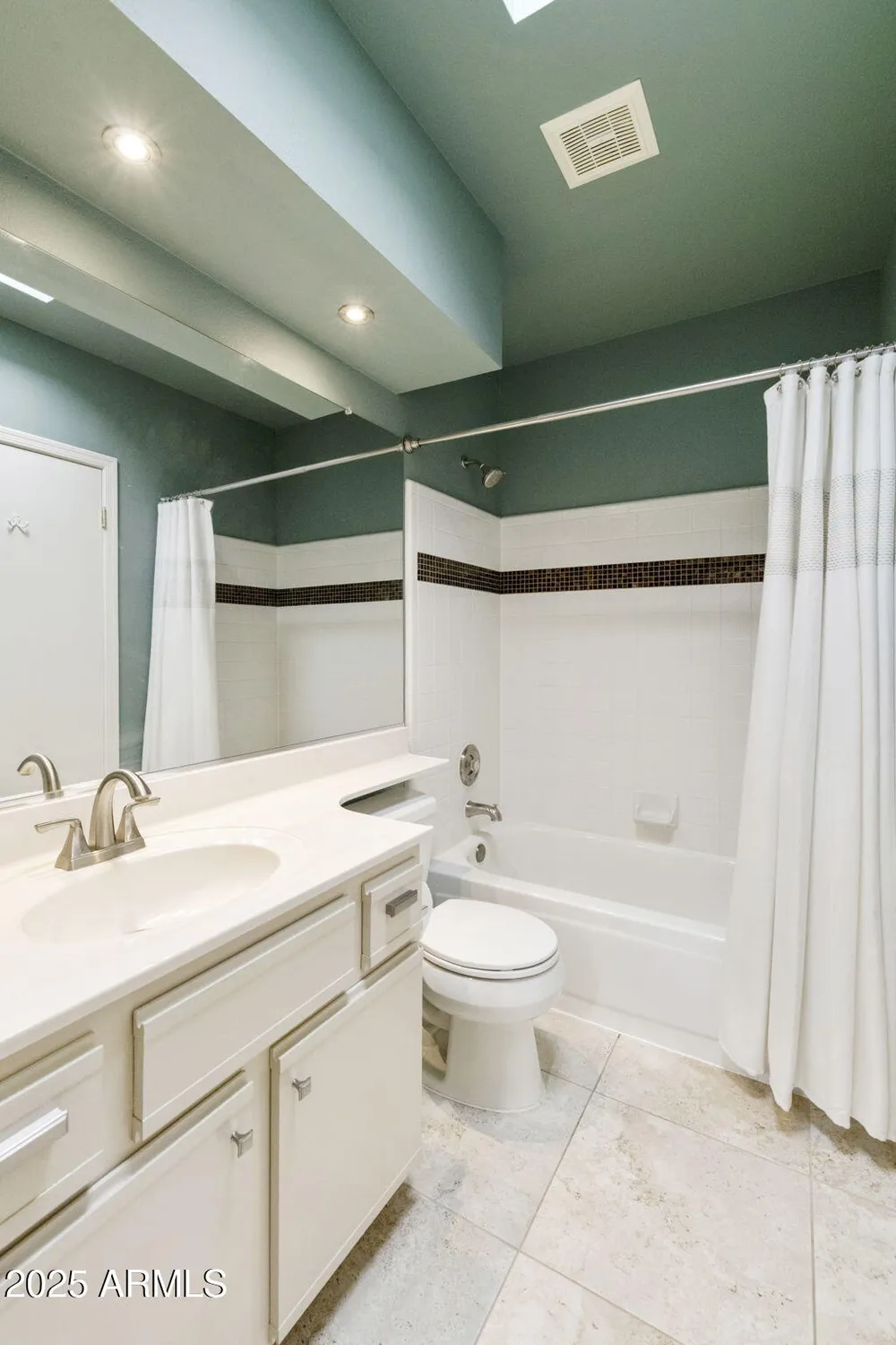 Property Slideshow image 7 of 57 | 26422 s ribbonwood dr, Sun Lakes, AZ, 85248