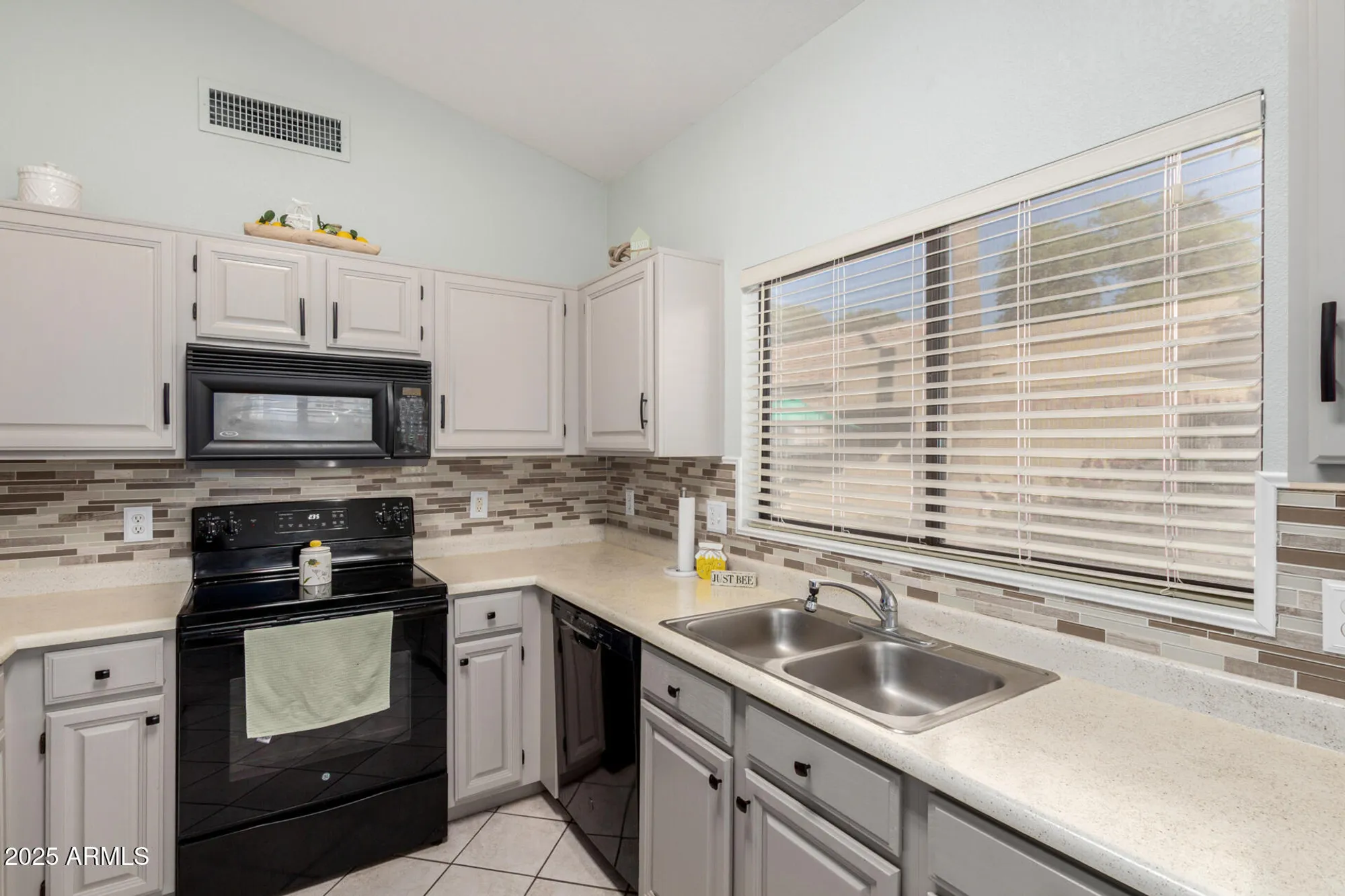 Property Slideshow image 10 of 39 | 14300 w bell rd unit 247, Surprise, AZ, 85374