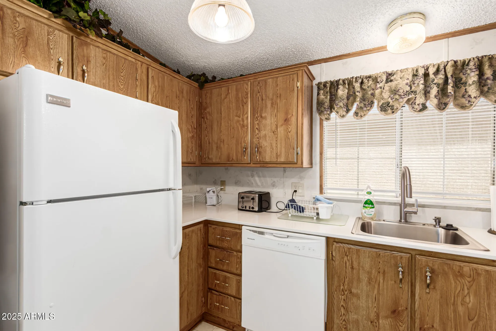 Property Slideshow image 15 of 63 | 1816 e torrey pines ln, Chandler, AZ, 85249