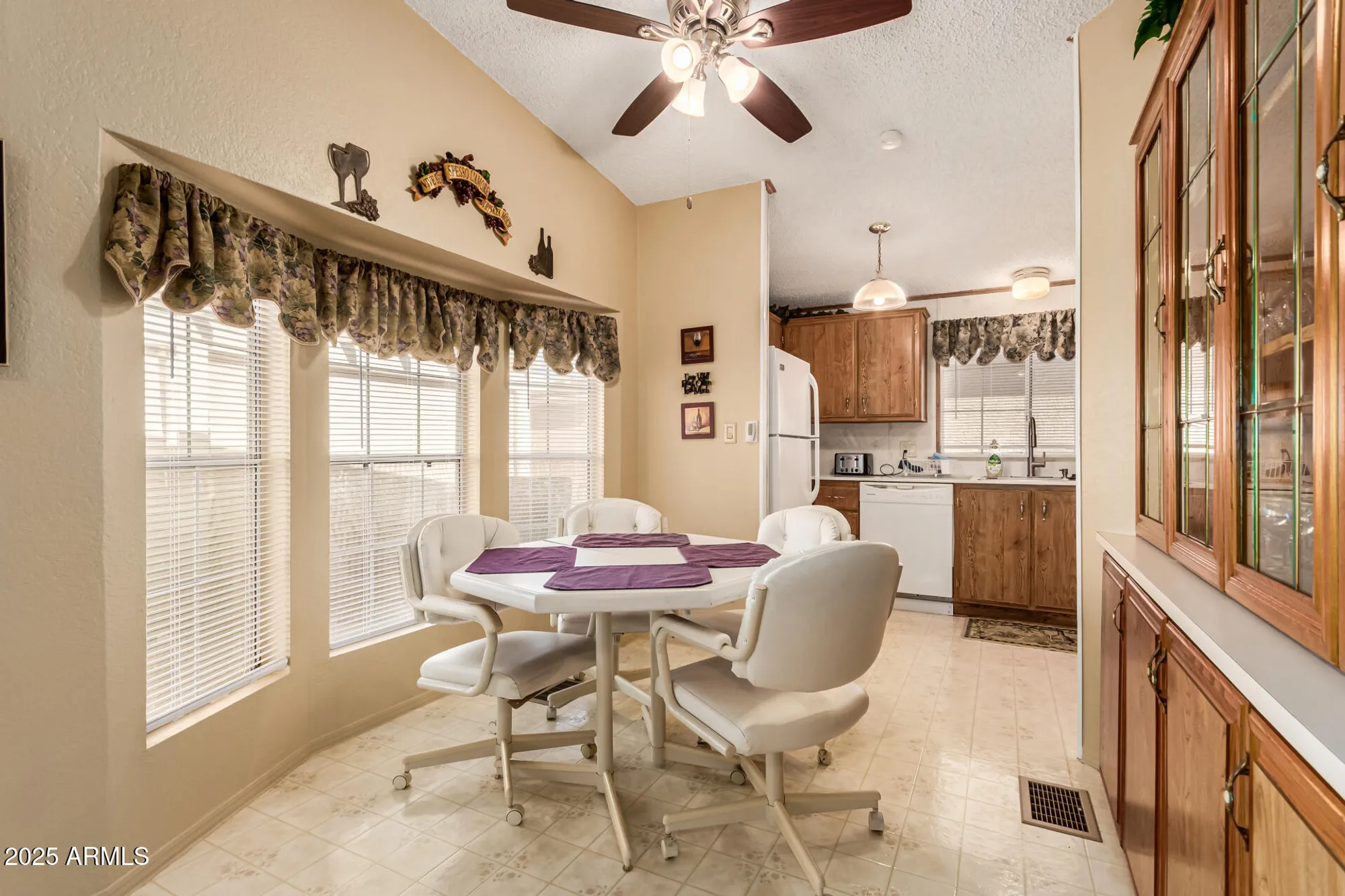 Property Slideshow image 13 of 63 | 1816 e torrey pines ln, Chandler, AZ, 85249