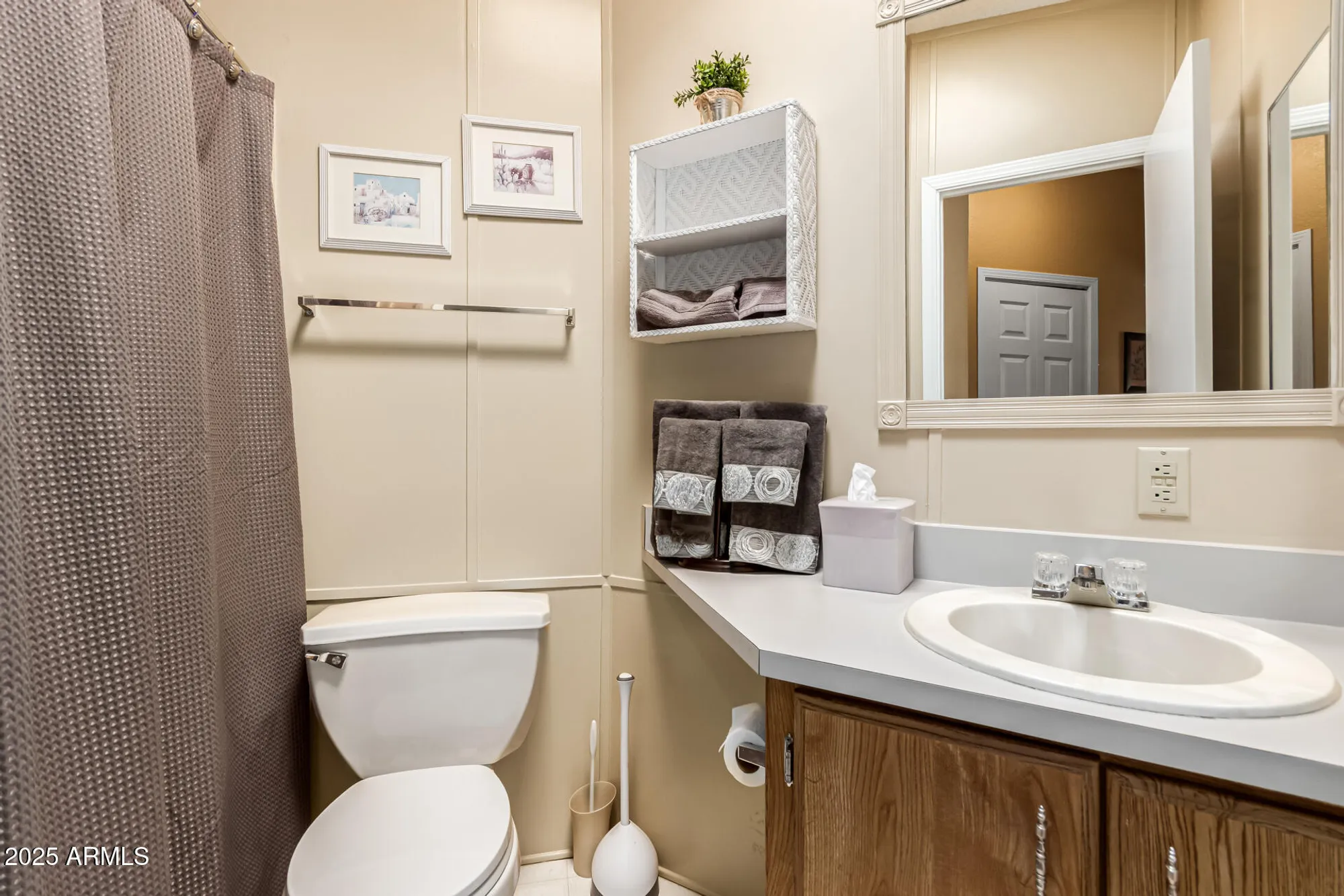 Property Slideshow image 22 of 63 | 1816 e torrey pines ln, Chandler, AZ, 85249