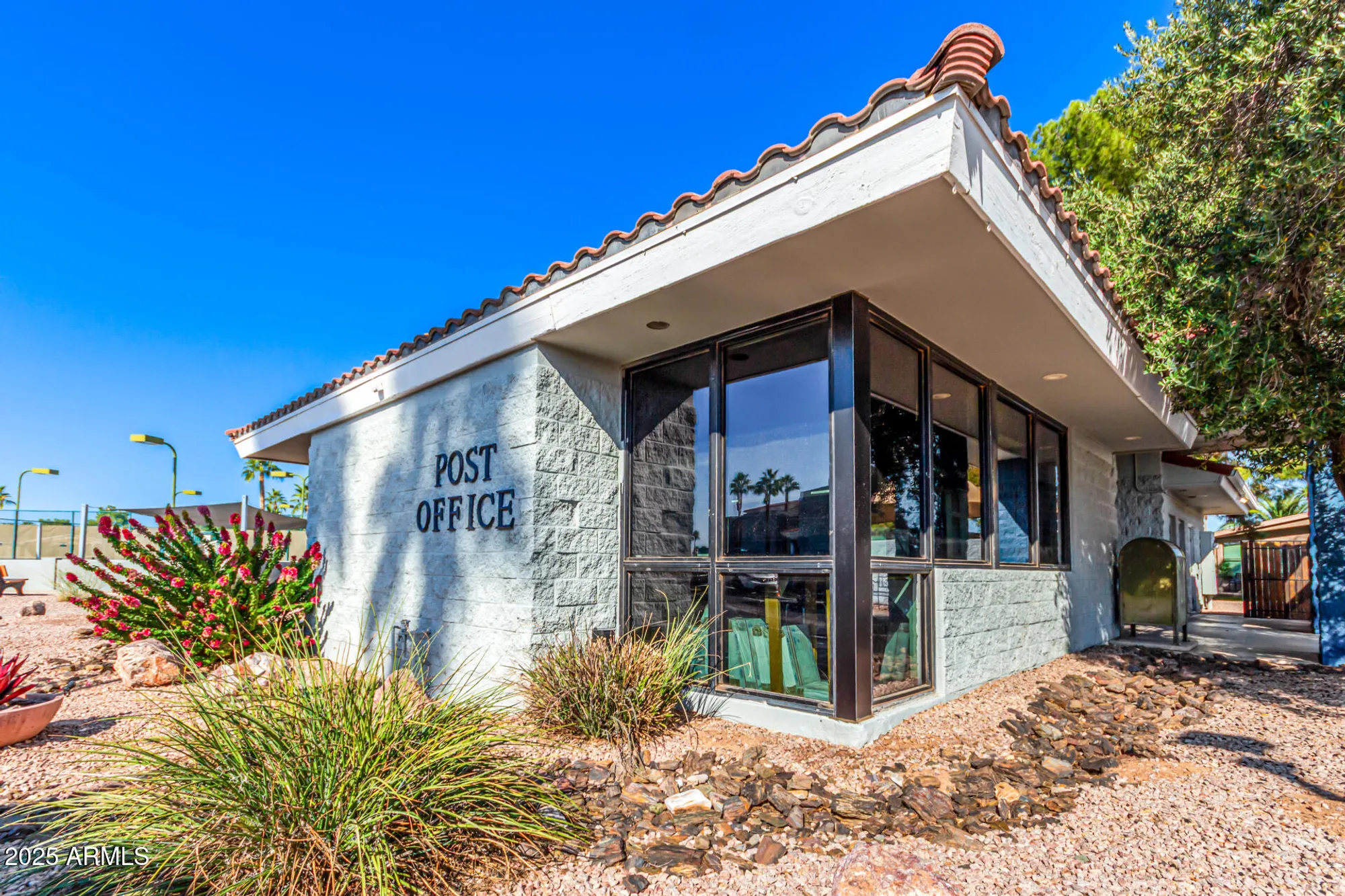 Property Slideshow image 37 of 63 | 1816 e torrey pines ln, Chandler, AZ, 85249