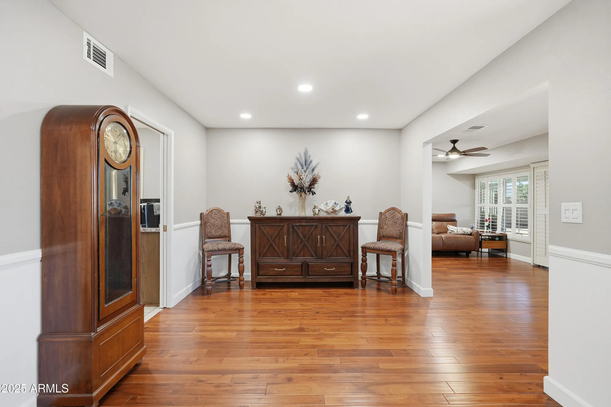 Property Slideshow image 3 of 15 | 9942 w cameo dr, Sun City, AZ, 85351