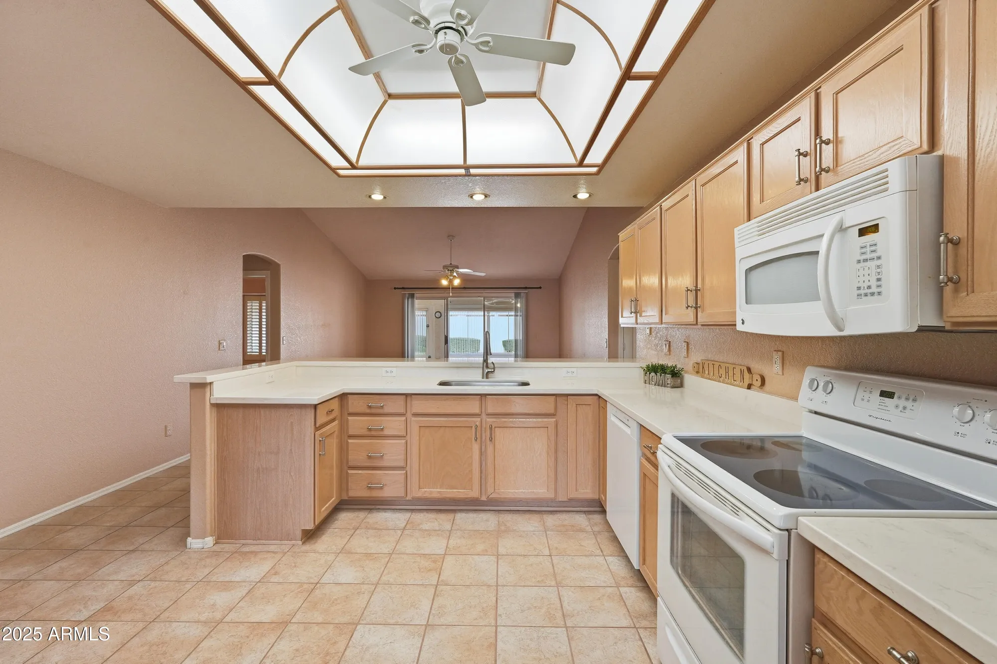 Property Slideshow image 15 of 56 | 10776 w runion dr, Peoria, AZ, 85373