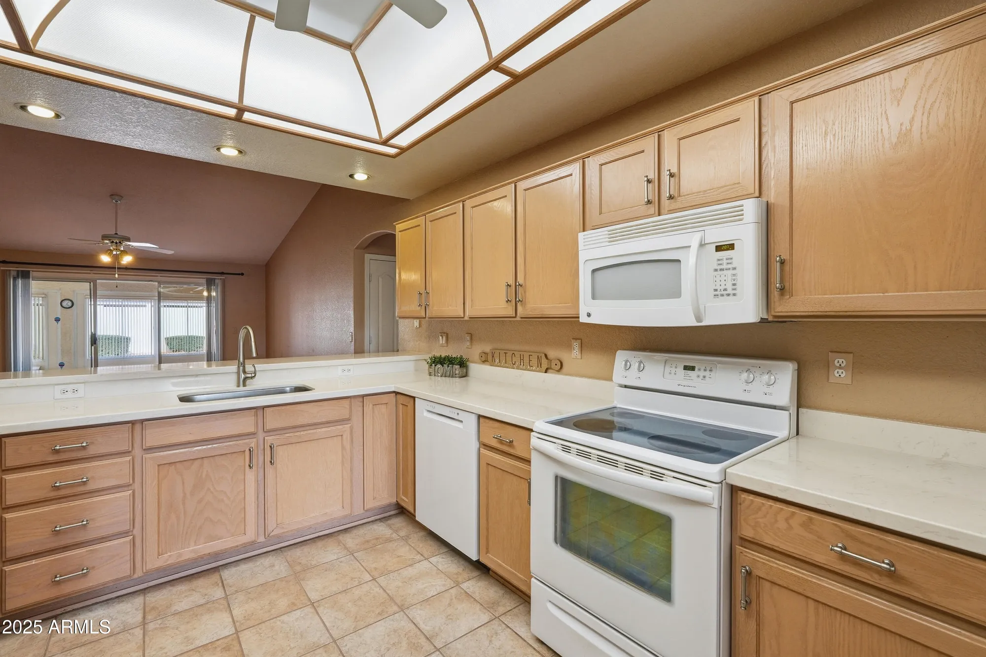 Property Slideshow image 17 of 56 | 10776 w runion dr, Peoria, AZ, 85373