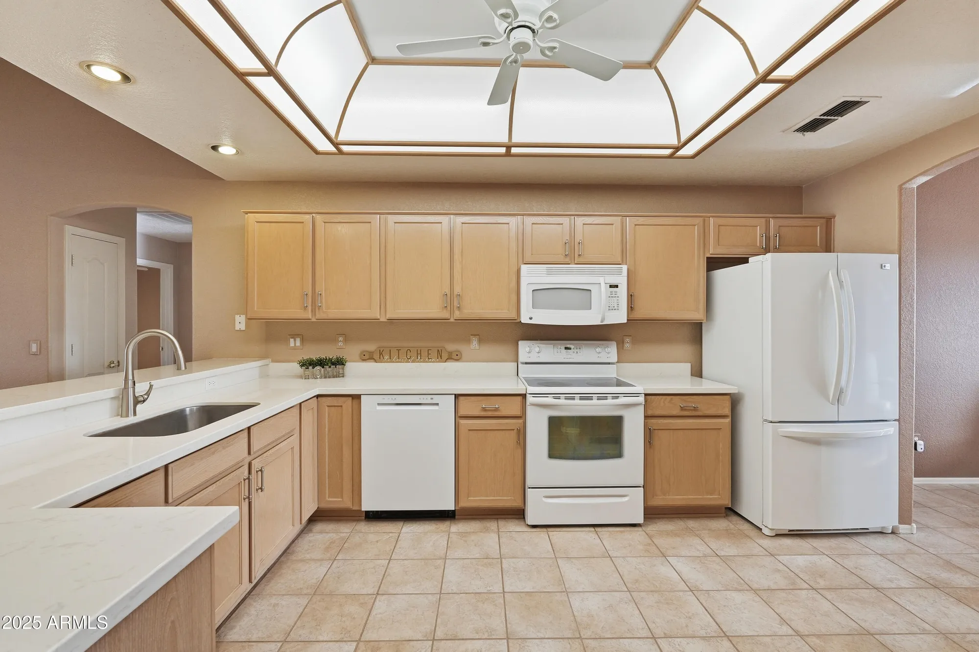 Property Slideshow image 18 of 56 | 10776 w runion dr, Peoria, AZ, 85373