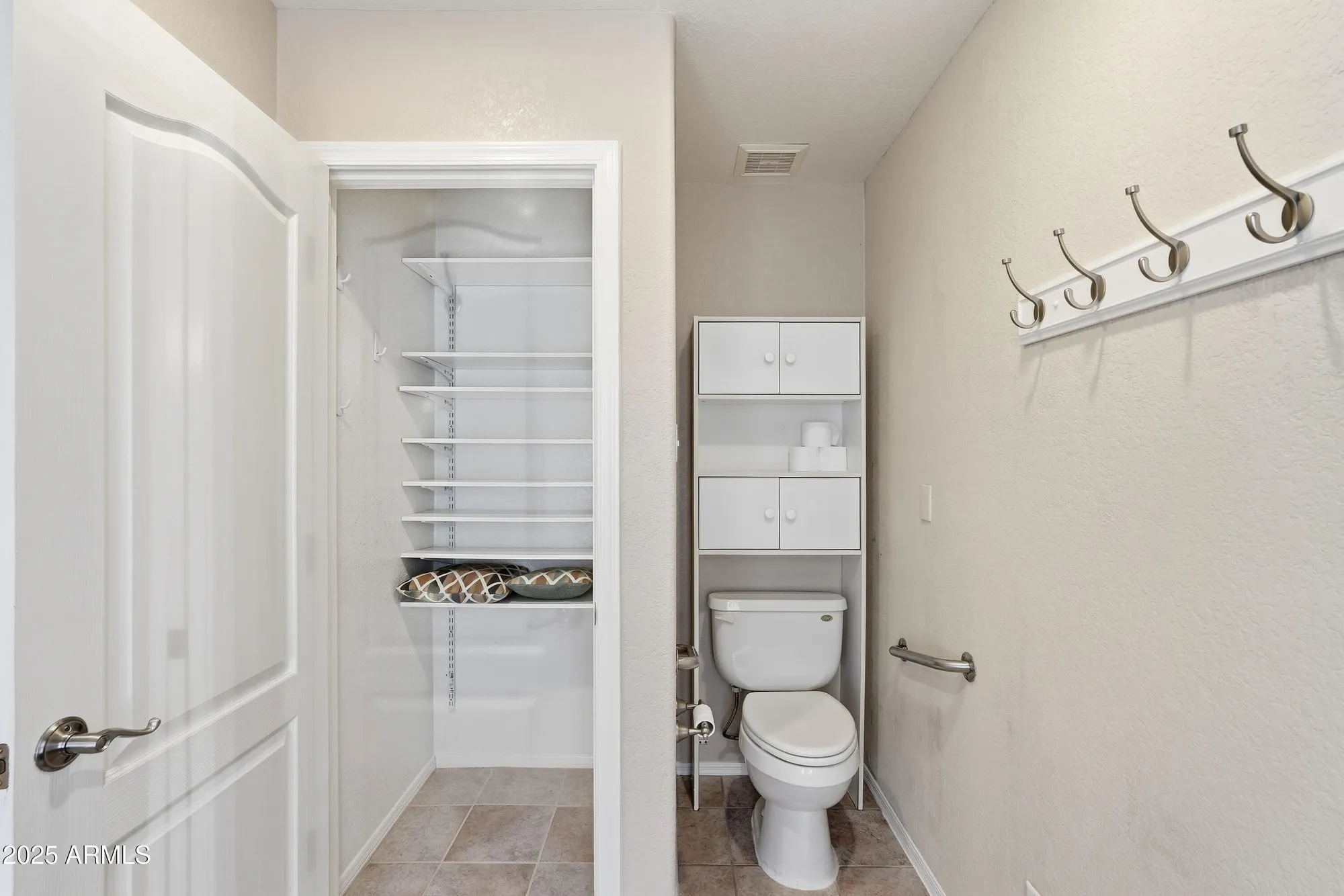 Property Slideshow image 33 of 56 | 10776 w runion dr, Peoria, AZ, 85373