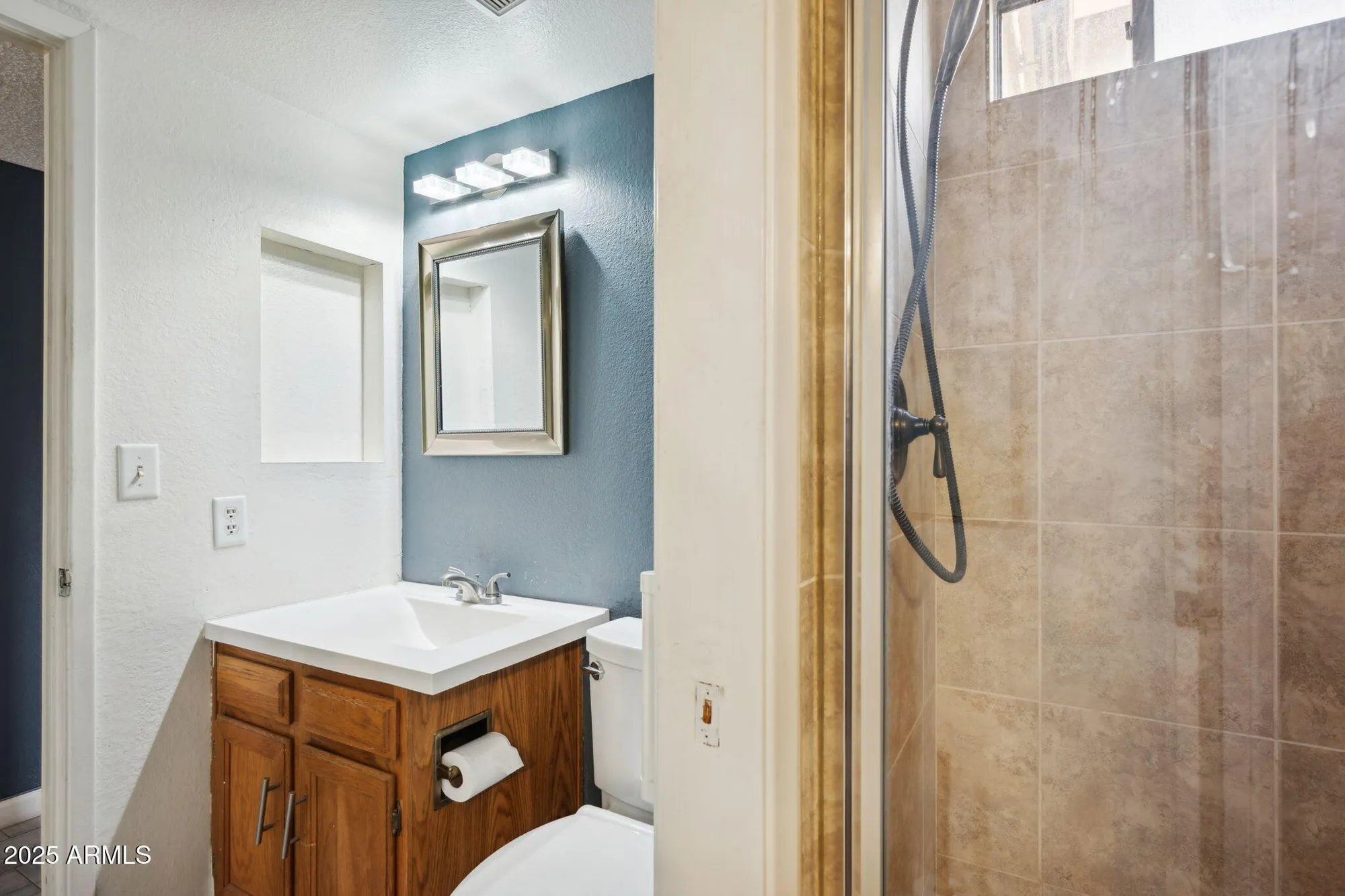 Property Slideshow image 21 of 46 | 12214 s shoshoni dr, Phoenix, AZ, 85044