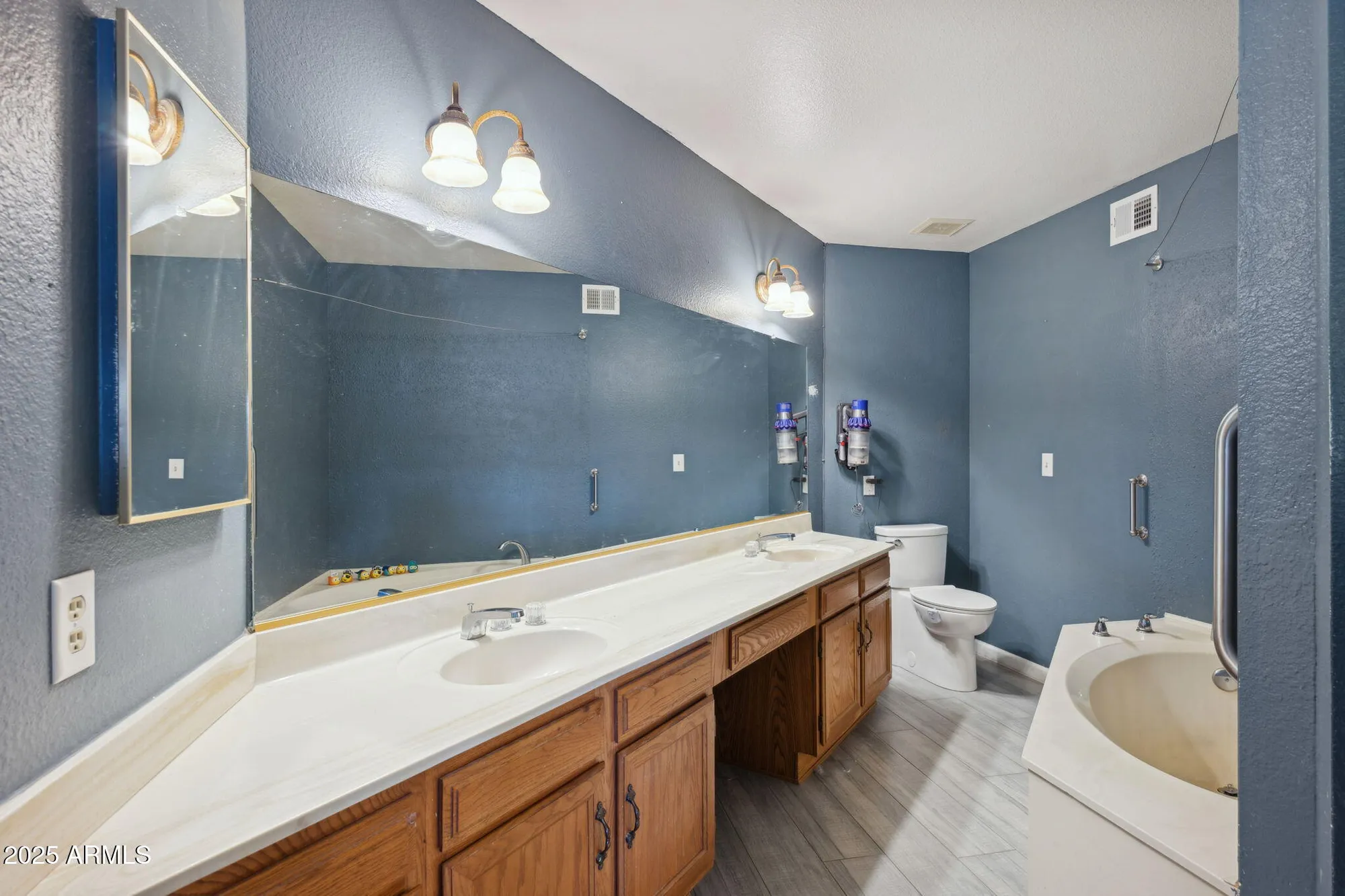 Property Slideshow image 24 of 46 | 12214 s shoshoni dr, Phoenix, AZ, 85044