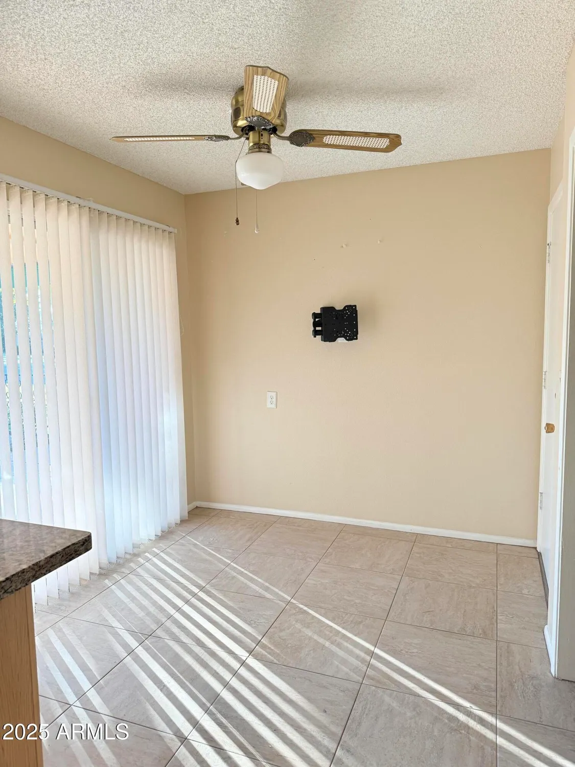 Property Slideshow image 11 of 49 | 10904 w cameo dr, Sun City, AZ, 85351