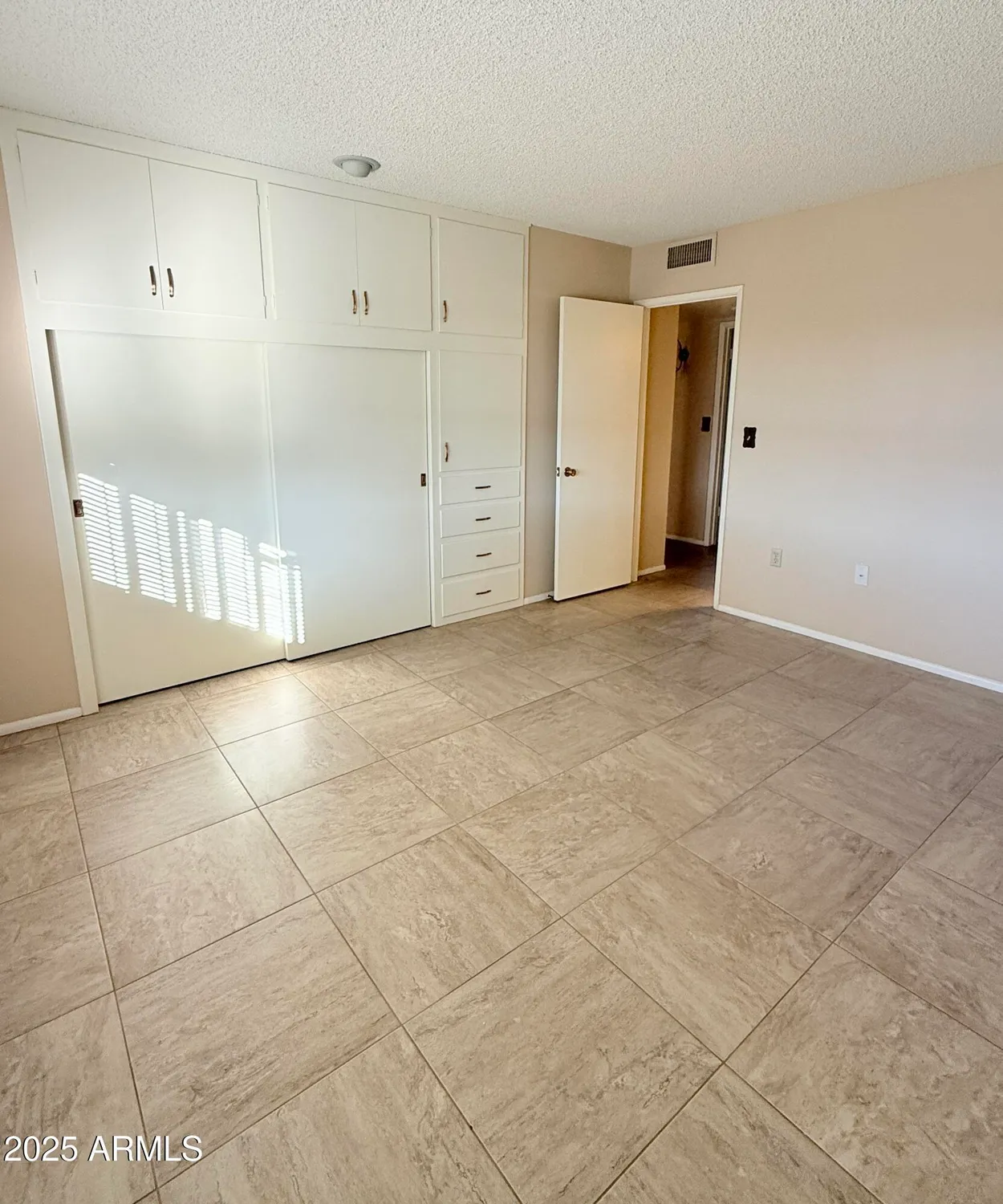 Property Slideshow image 28 of 49 | 10904 w cameo dr, Sun City, AZ, 85351
