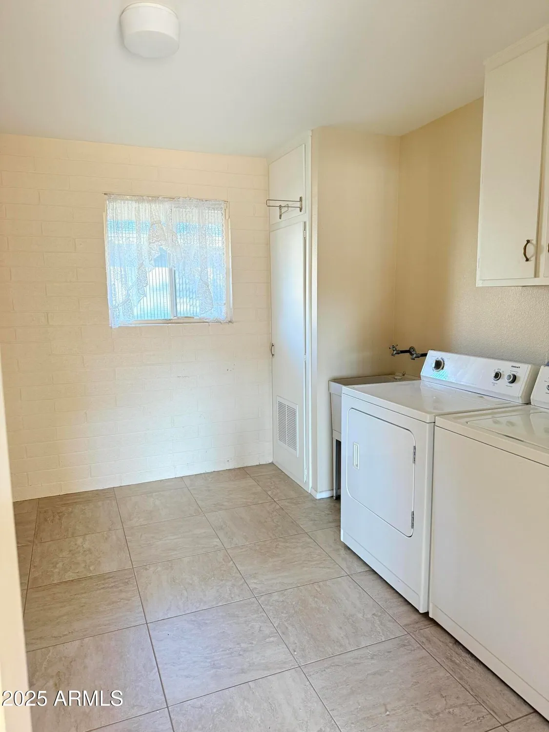 Property Slideshow image 46 of 49 | 10904 w cameo dr, Sun City, AZ, 85351