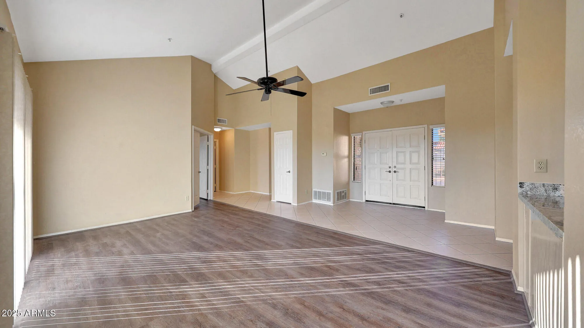 Property Slideshow image 8 of 43 | 19400 n westbrook pkwy unit 333, Peoria, AZ, 85382