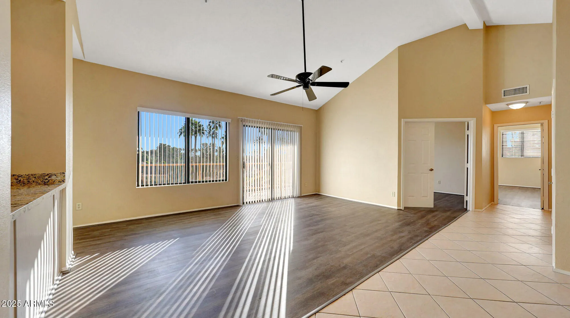 Property Slideshow image 5 of 43 | 19400 n westbrook pkwy unit 333, Peoria, AZ, 85382