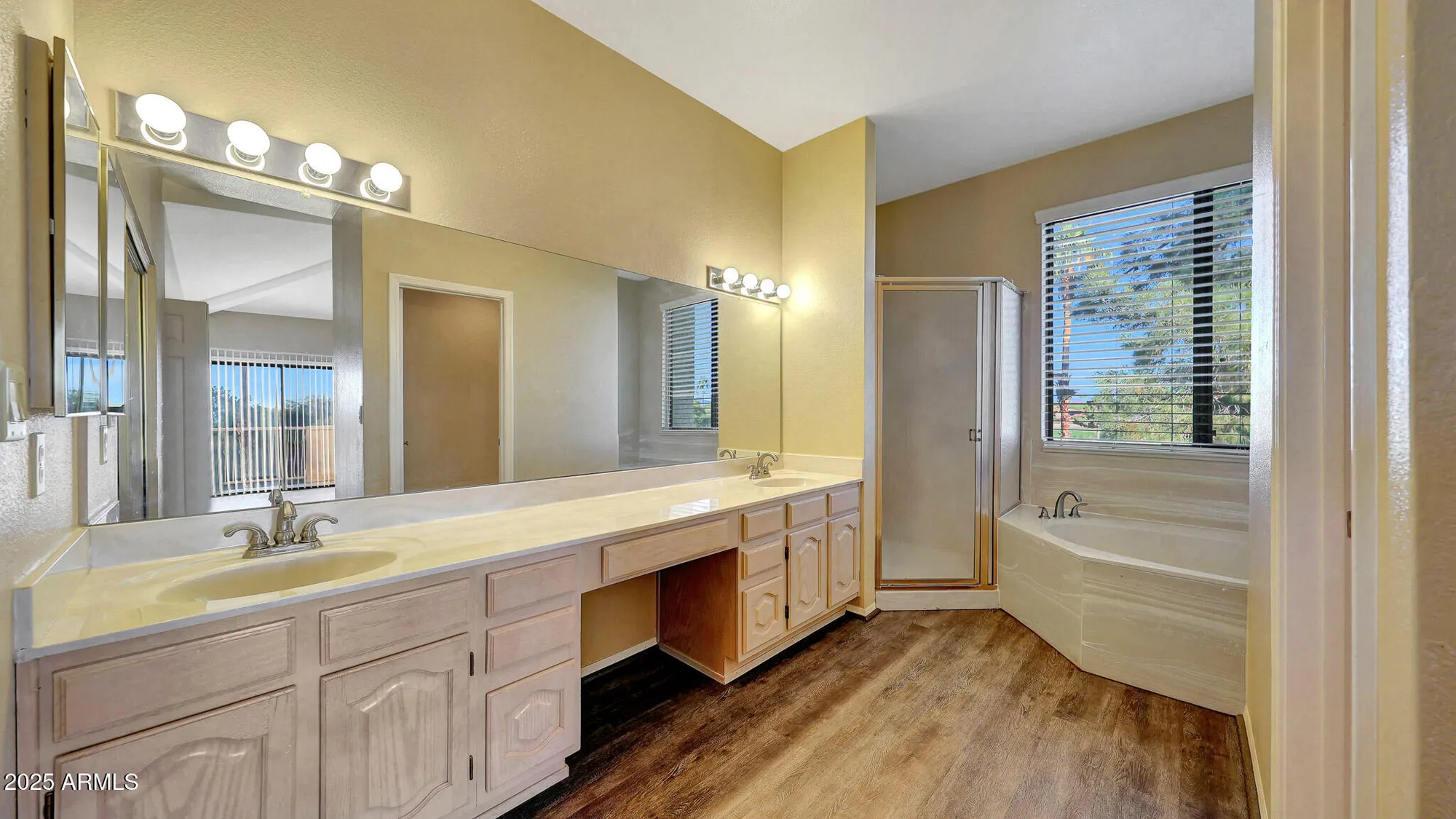 Property Slideshow image 15 of 43 | 19400 n westbrook pkwy unit 333, Peoria, AZ, 85382