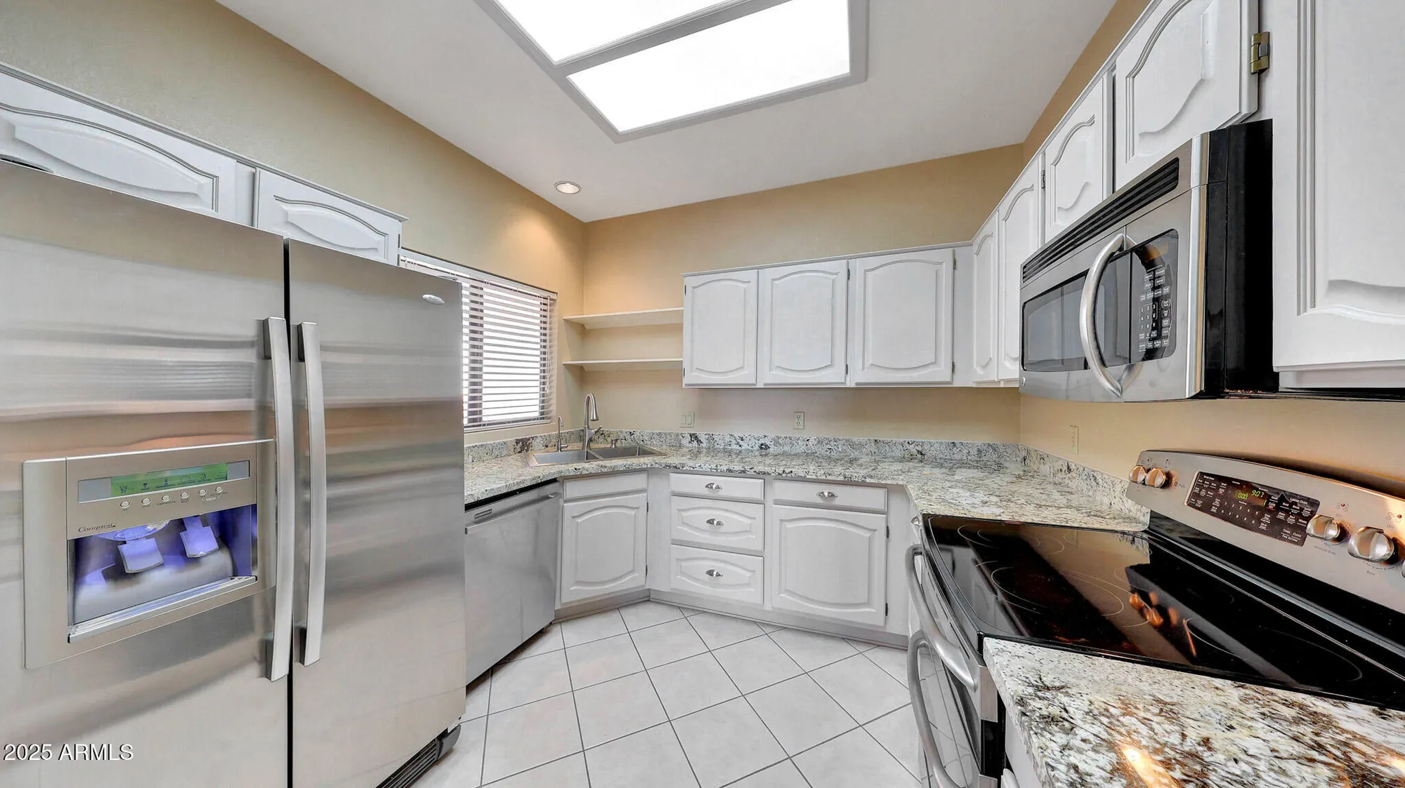 Property Slideshow image 19 of 43 | 19400 n westbrook pkwy unit 333, Peoria, AZ, 85382