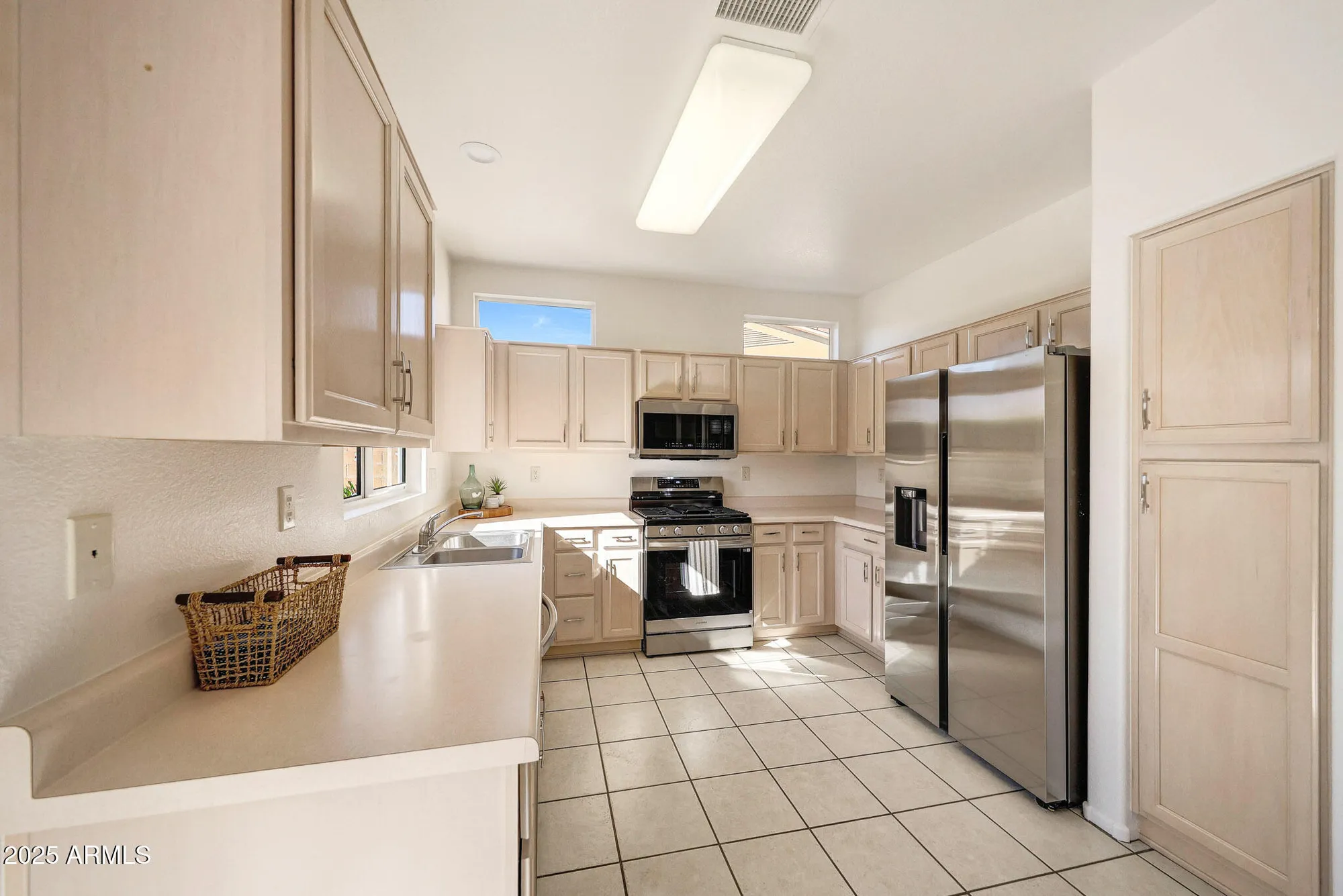 Property Slideshow image 17 of 44 | 16137 w greystone dr, Sun City West, AZ, 85375