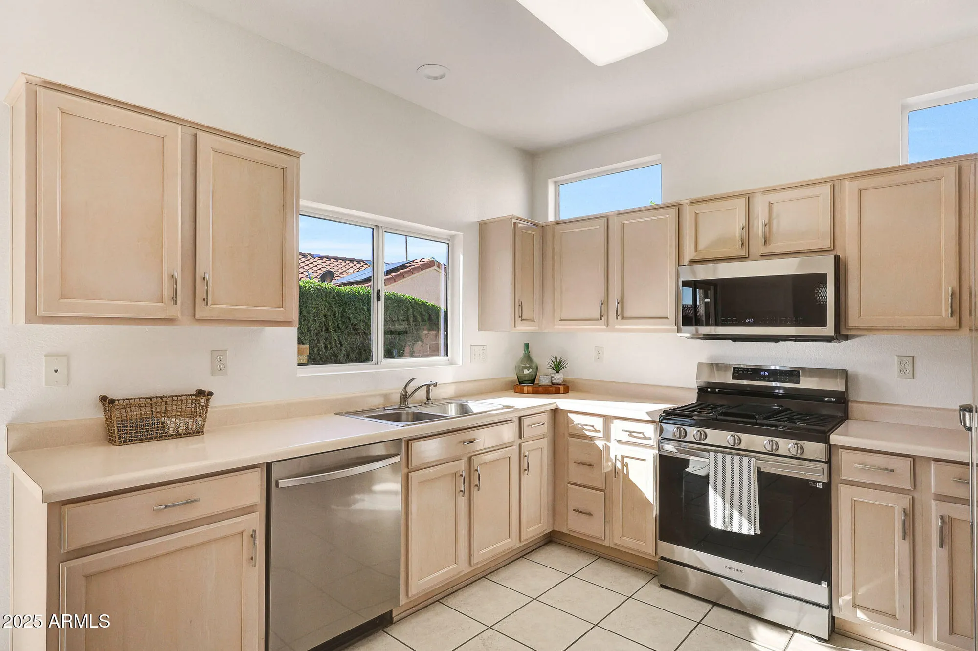 Property Slideshow image 6 of 44 | 16137 w greystone dr, Sun City West, AZ, 85375