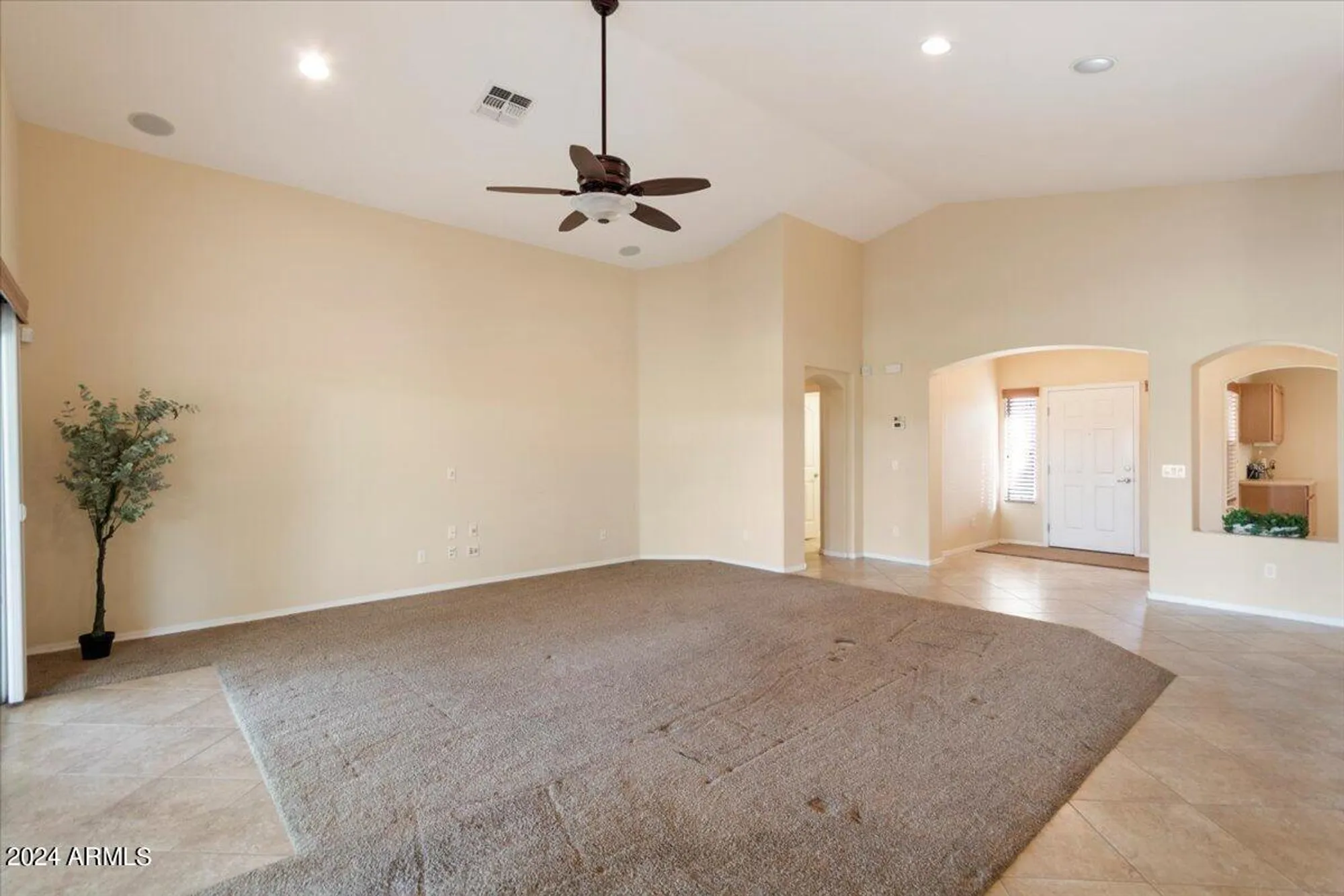 Property Slideshow image 7 of 38 | 27 n agua fria ln, Casa Grande, AZ, 85194
