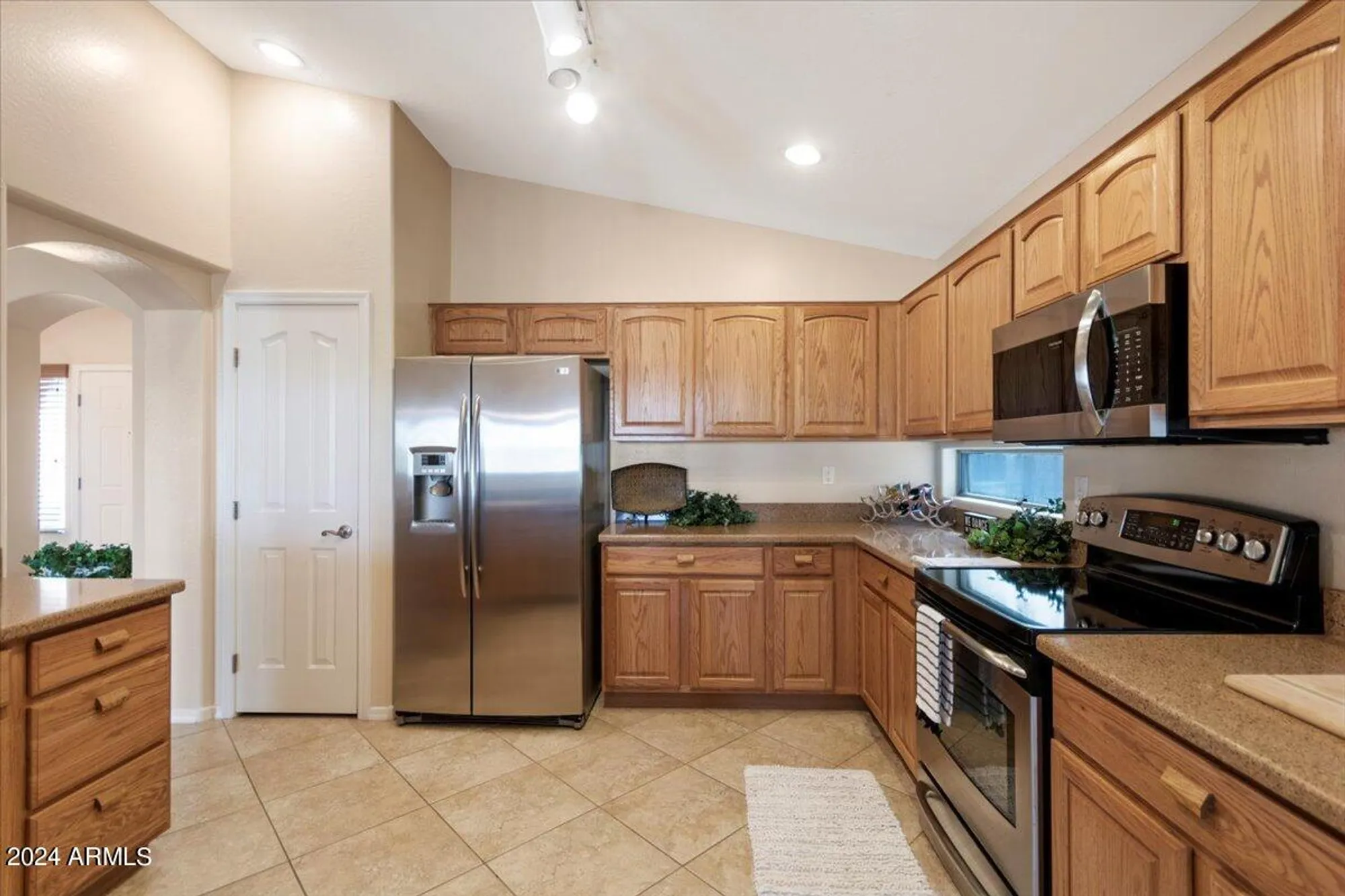 Property Slideshow image 8 of 38 | 27 n agua fria ln, Casa Grande, AZ, 85194