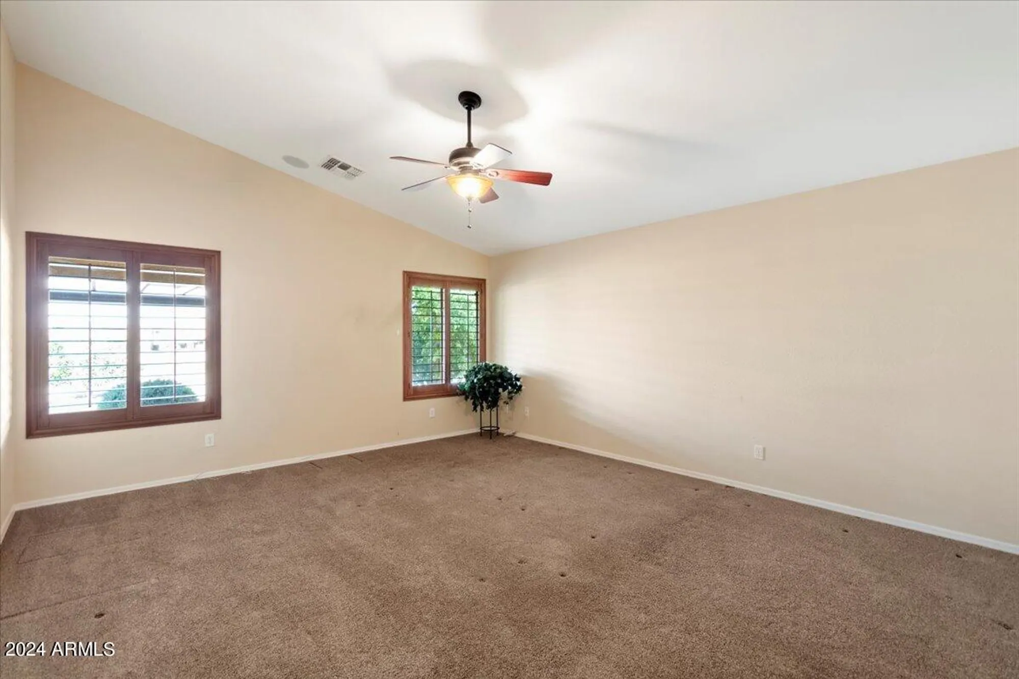 Property Slideshow image 17 of 38 | 27 n agua fria ln, Casa Grande, AZ, 85194