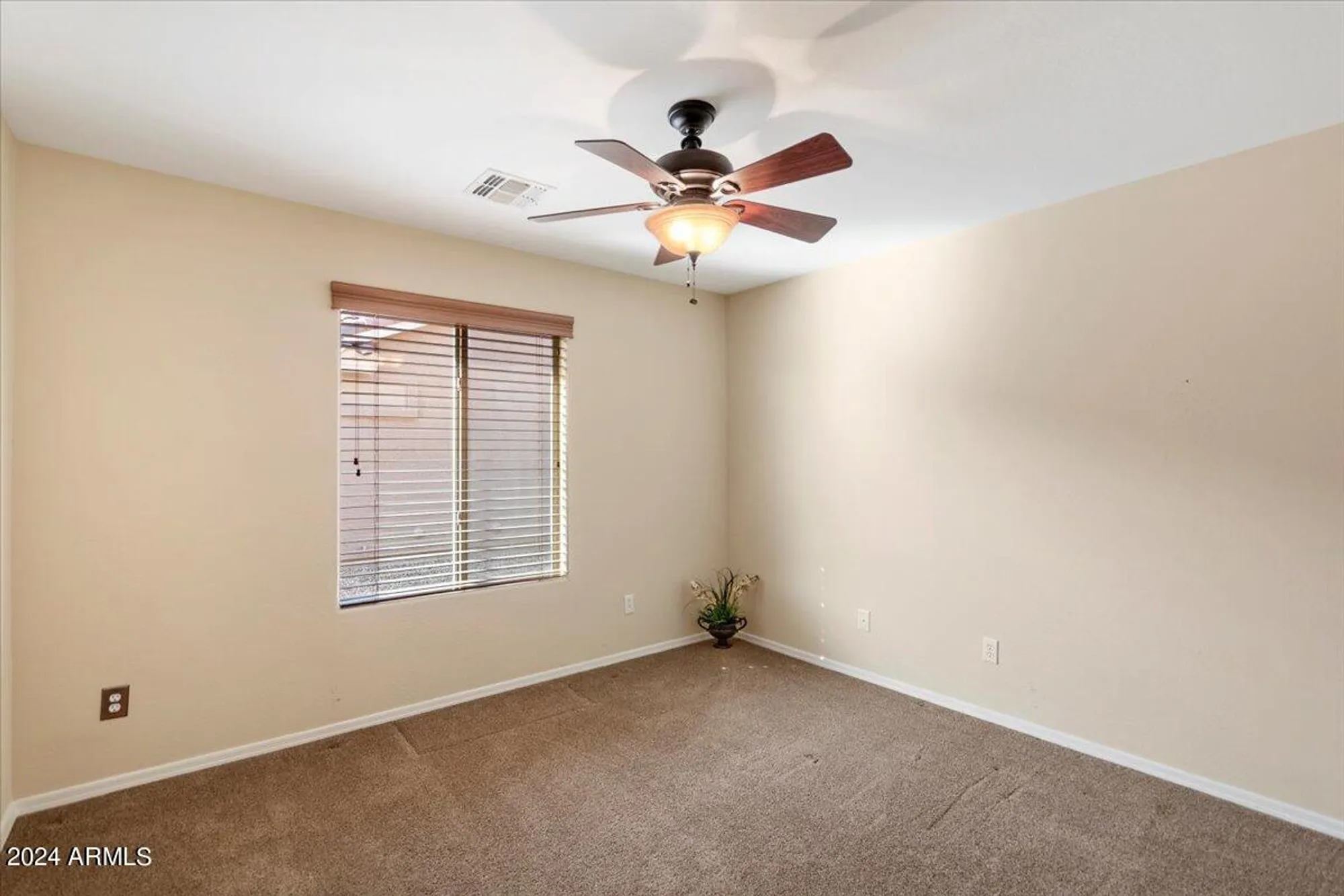 Property Slideshow image 25 of 38 | 27 n agua fria ln, Casa Grande, AZ, 85194