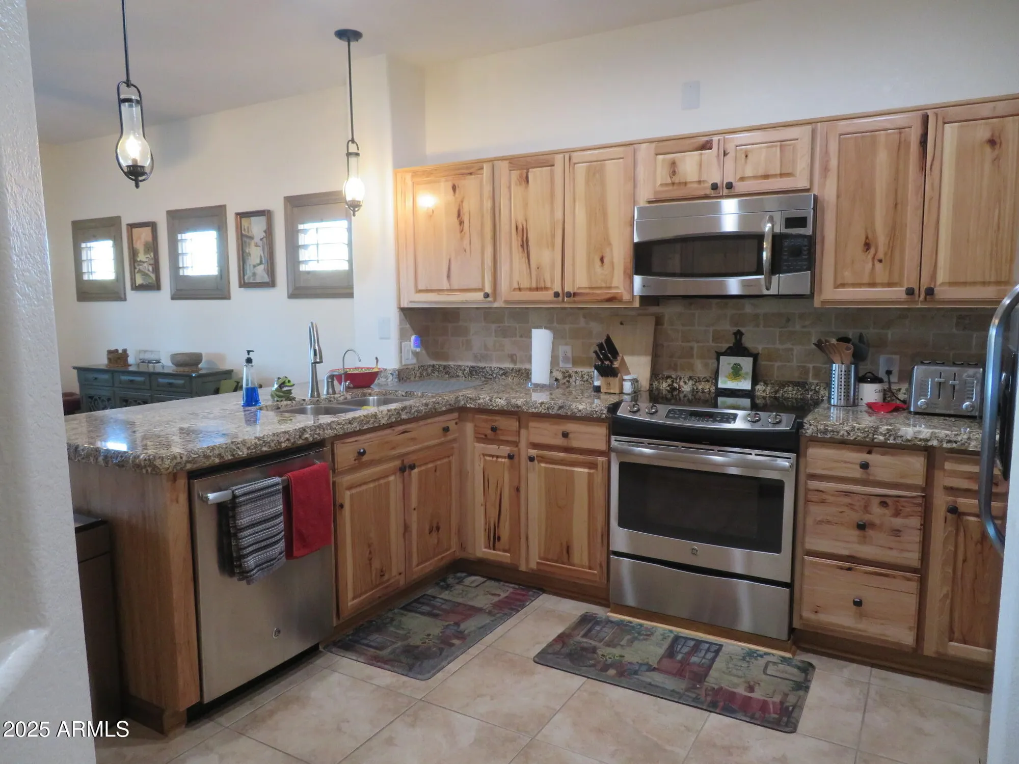 Property Slideshow image 12 of 44 | 2727 glengarry way, Sierra Vista, AZ, 85650