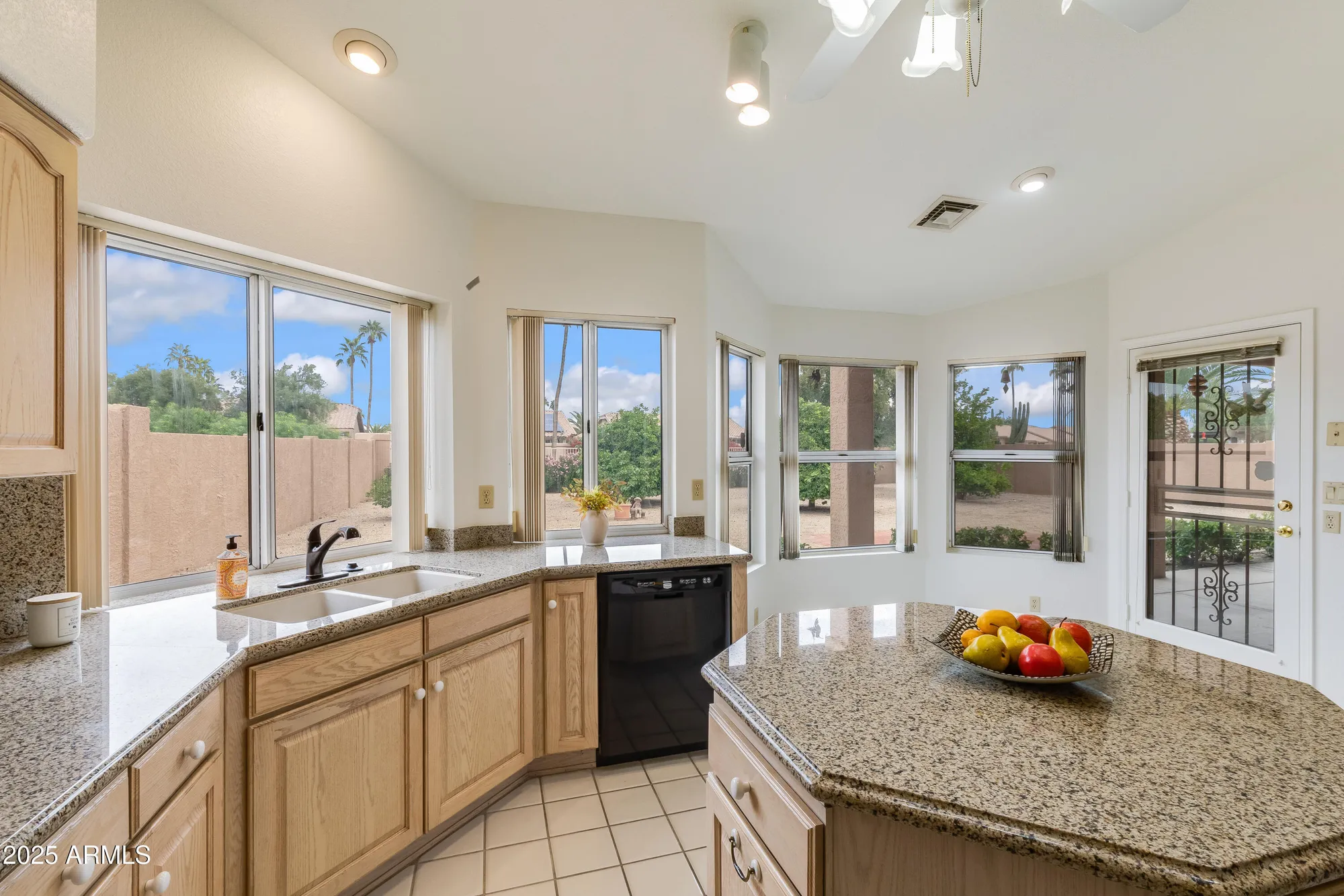 Property Slideshow image 9 of 18 | 18913 n 88th dr, Peoria, AZ, 85382