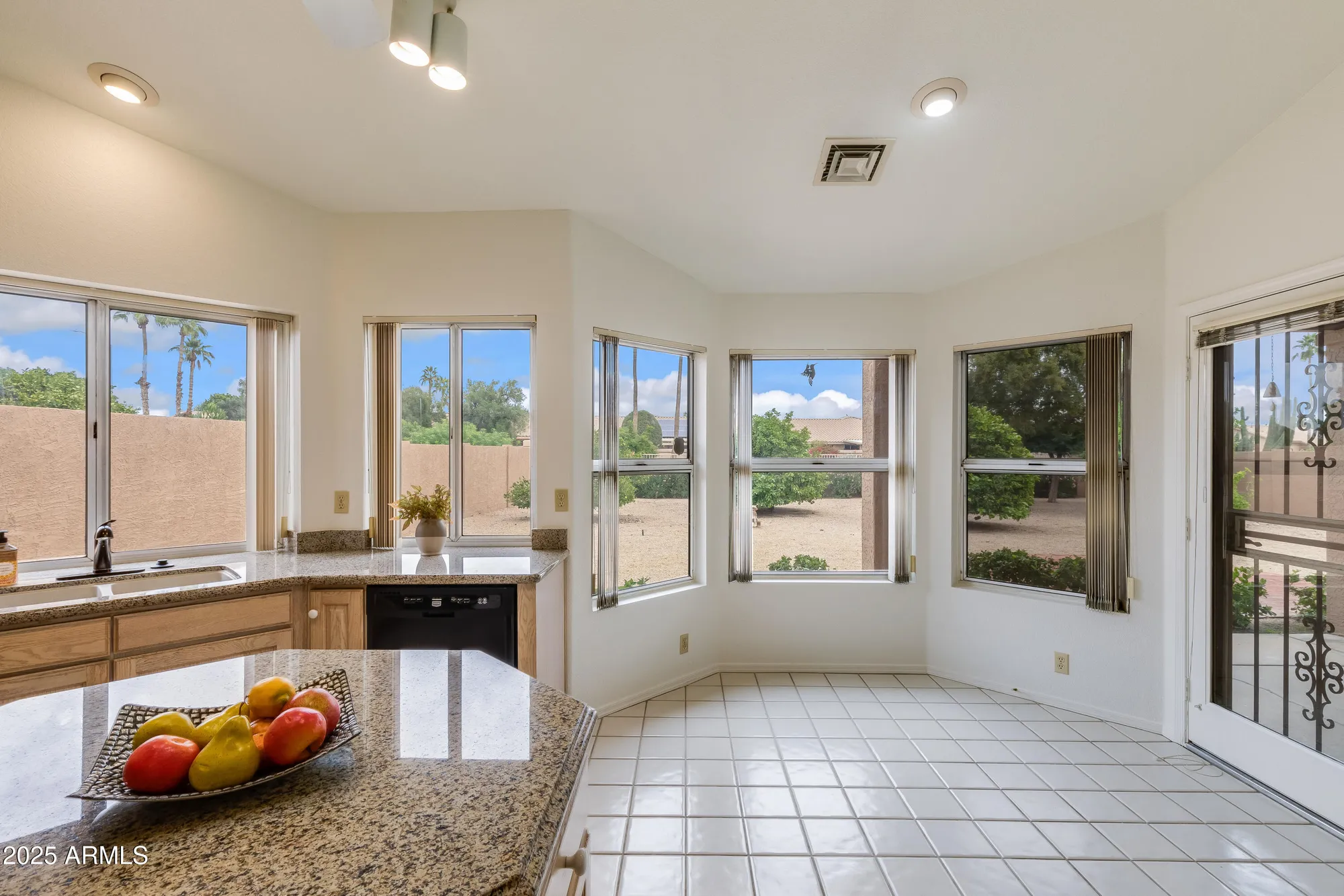 Property Slideshow image 10 of 18 | 18913 n 88th dr, Peoria, AZ, 85382