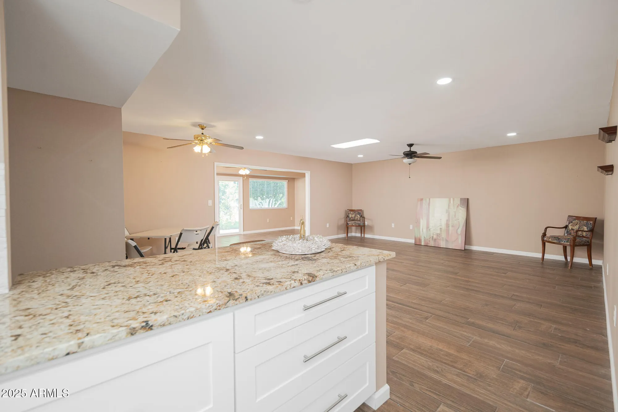 Property Slideshow image 13 of 48 | 10870 w clair dr, Sun City, AZ, 85351