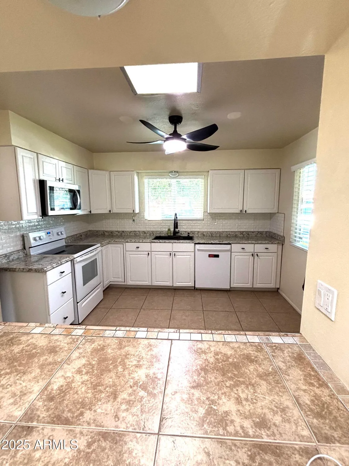 Property Slideshow image 37 of 59 | 10405 w corte del sol oeste, Sun City, AZ, 85351