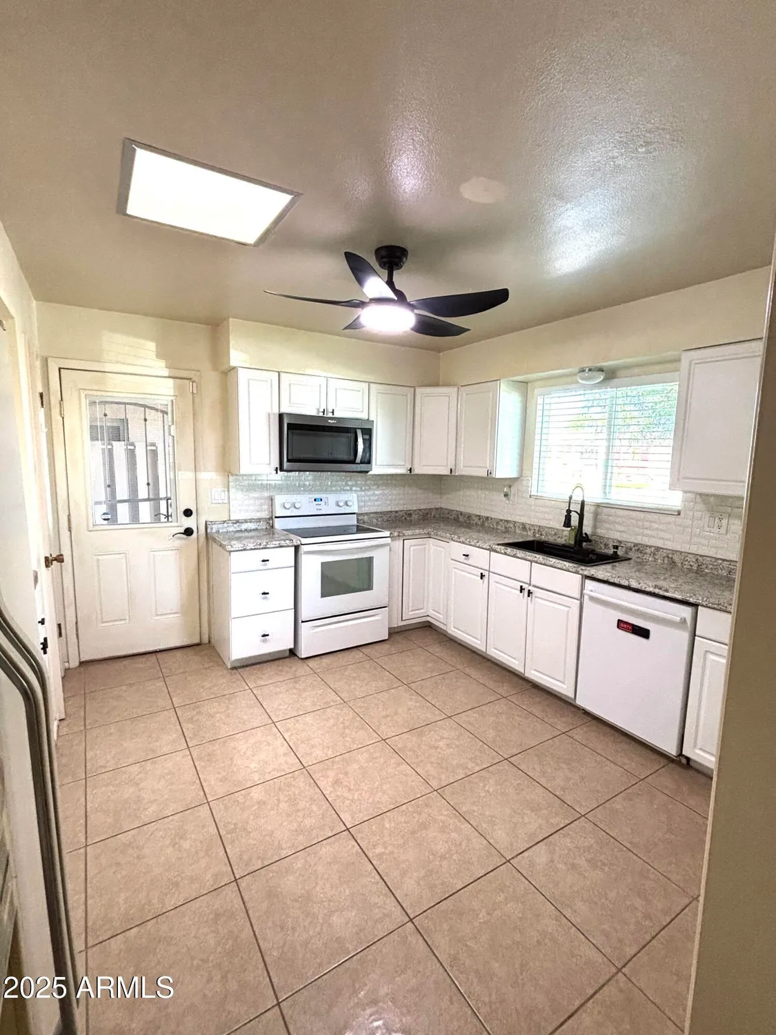 Property Slideshow image 38 of 59 | 10405 w corte del sol oeste, Sun City, AZ, 85351