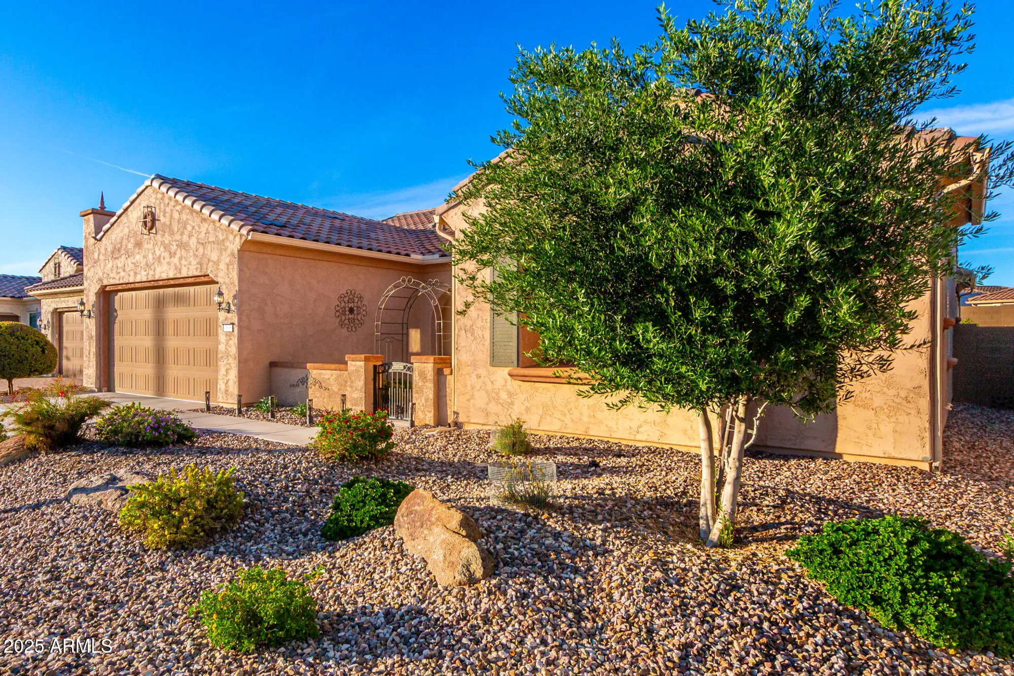 Property Slideshow image 10 of 104 | 7866 w willow way, Florence, AZ, 85132