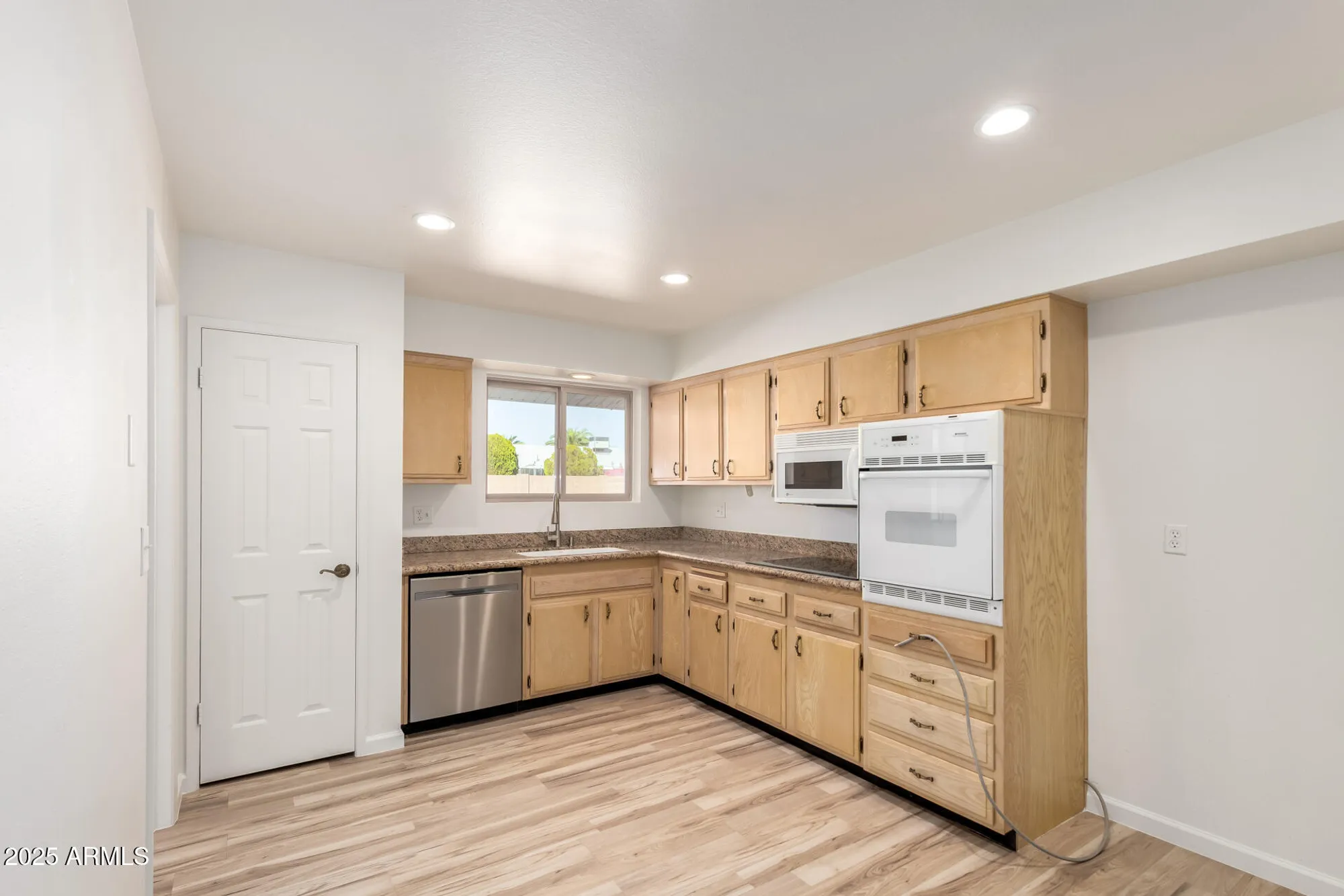 Property Slideshow image 5 of 22 | 10724 w camelot cir, Sun City, AZ, 85351