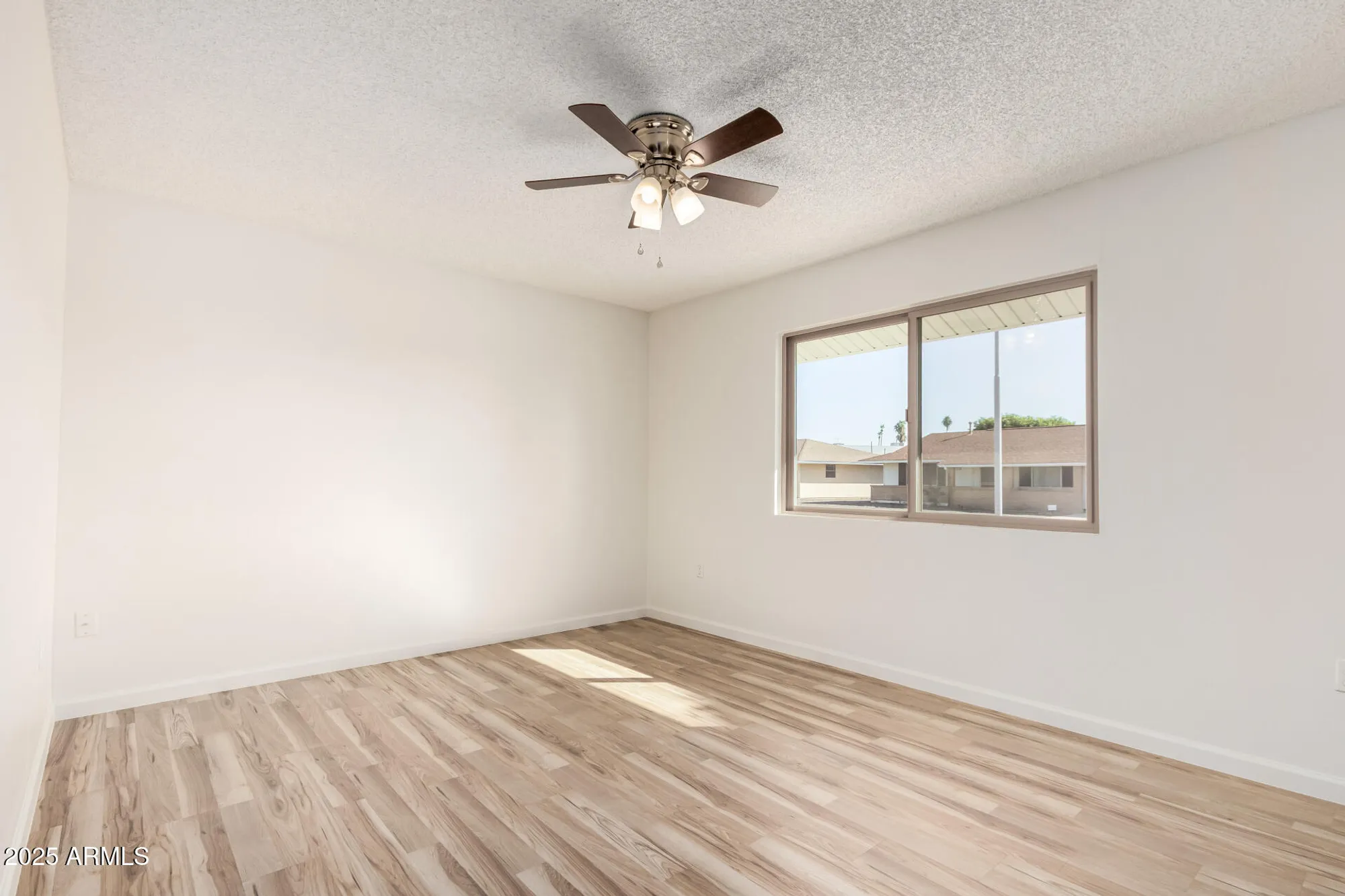 Property Slideshow image 13 of 22 | 10724 w camelot cir, Sun City, AZ, 85351
