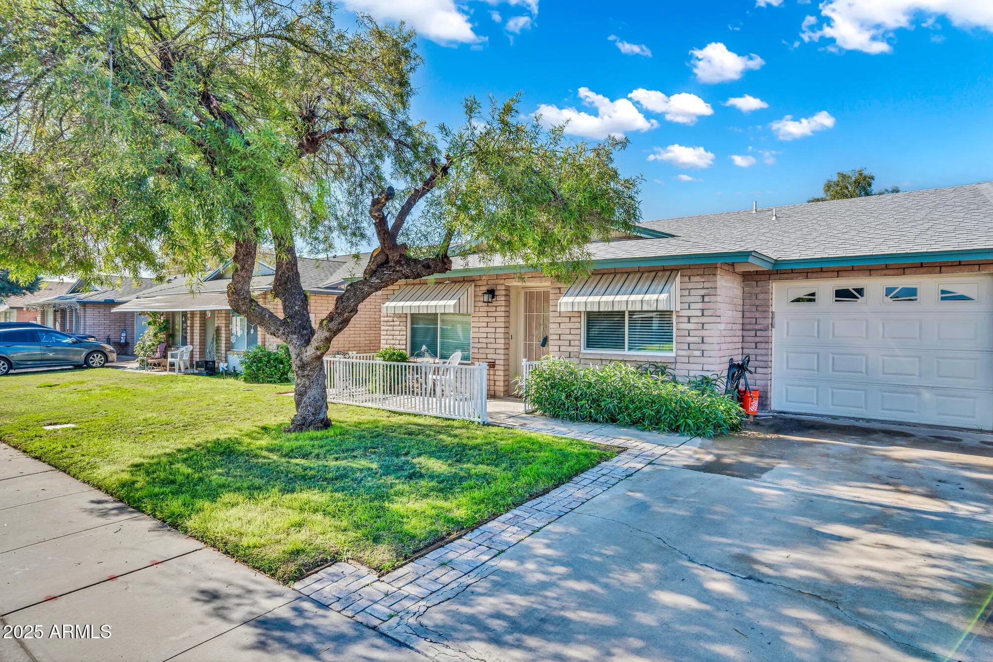 Property Slideshow image 2 of 39 | 10002 n 97th dr a, Peoria, AZ, 85345