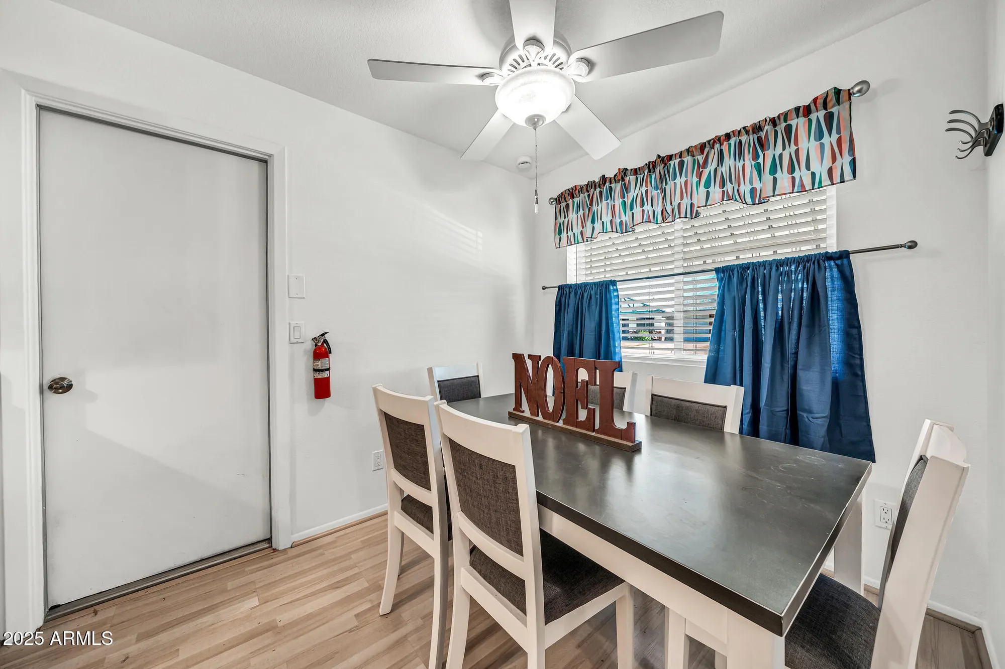 Property Slideshow image 6 of 39 | 10002 n 97th dr a, Peoria, AZ, 85345