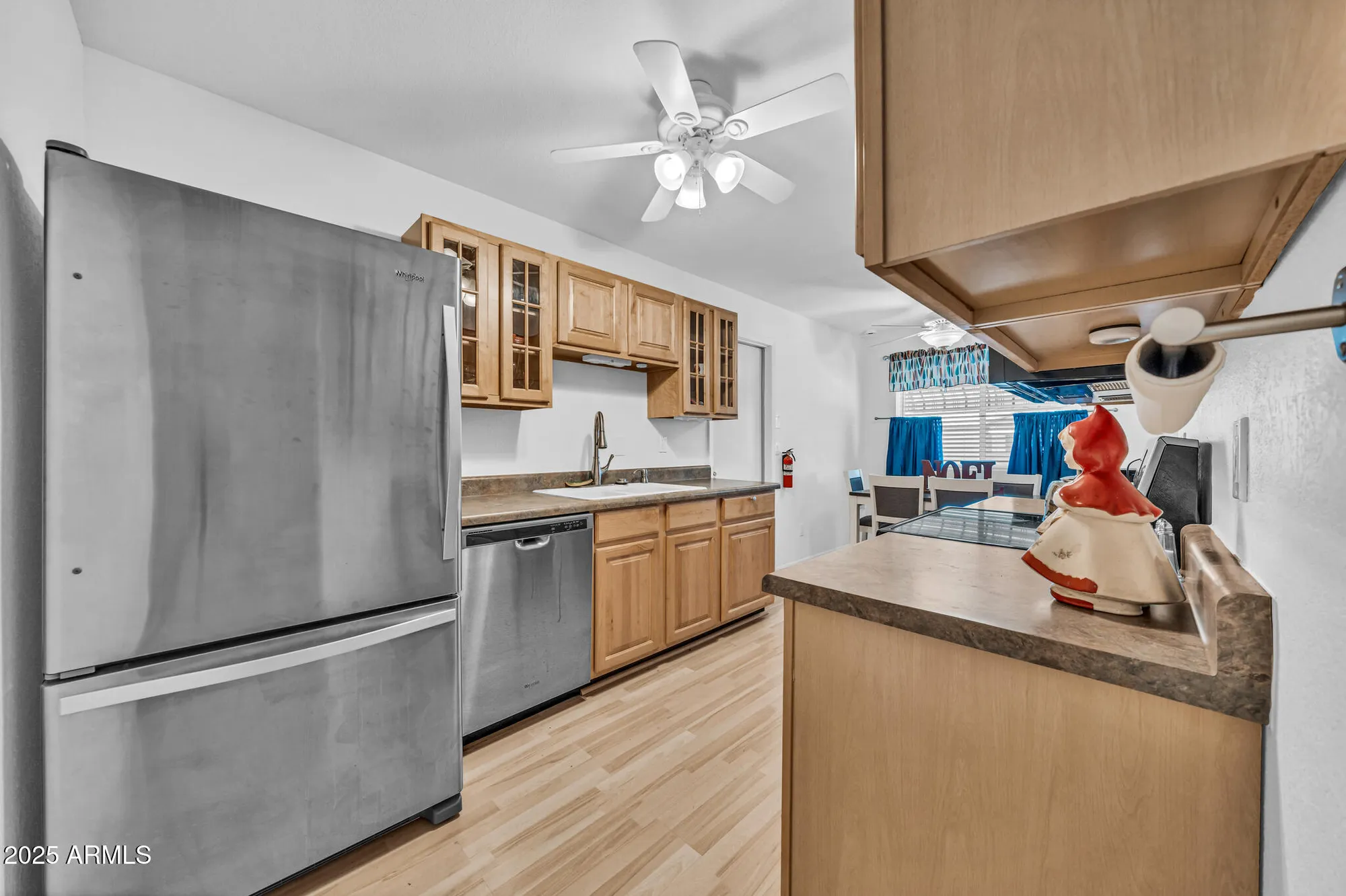 Property Slideshow image 11 of 39 | 10002 n 97th dr a, Peoria, AZ, 85345