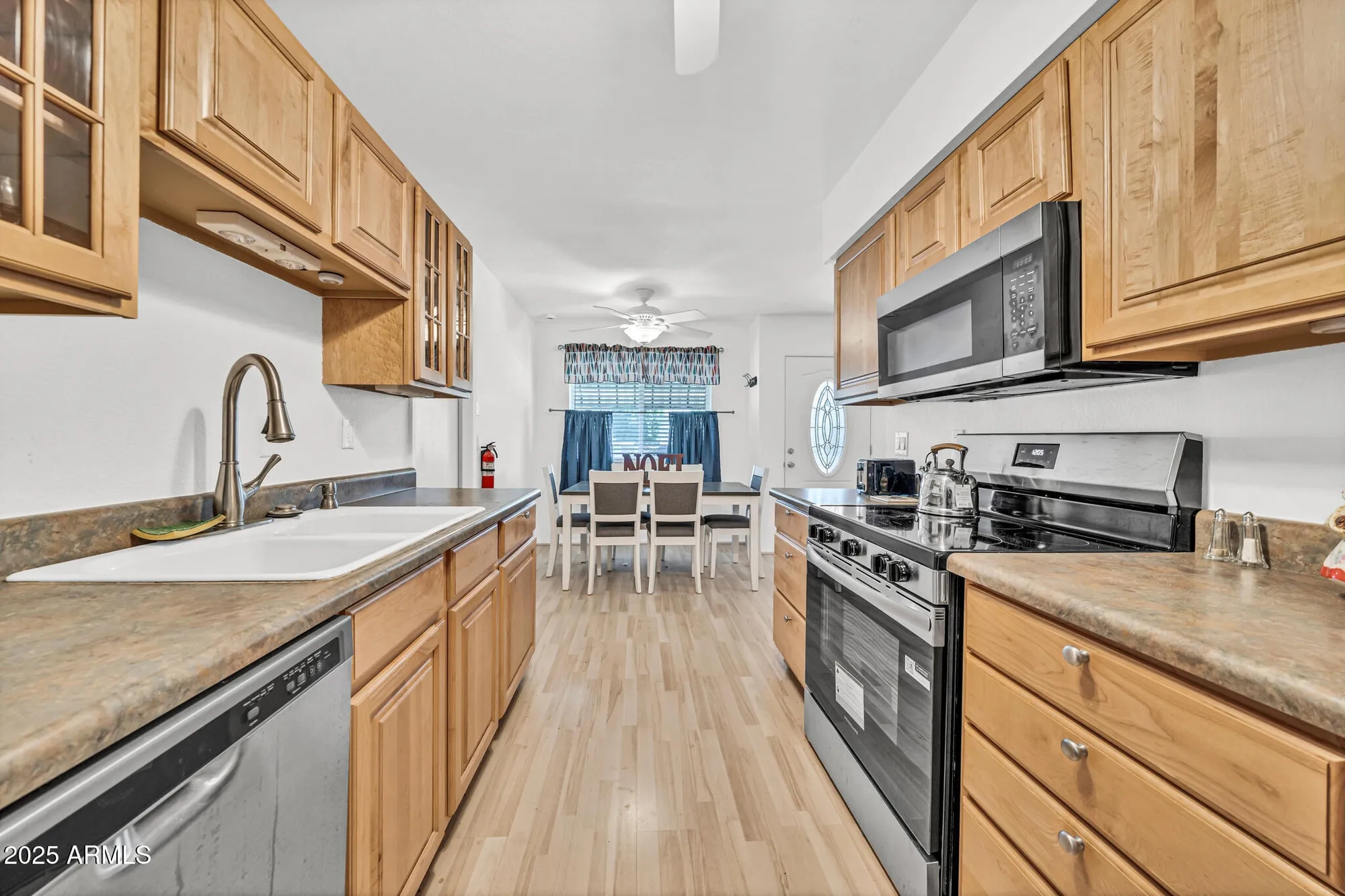 Property Slideshow image 12 of 39 | 10002 n 97th dr a, Peoria, AZ, 85345