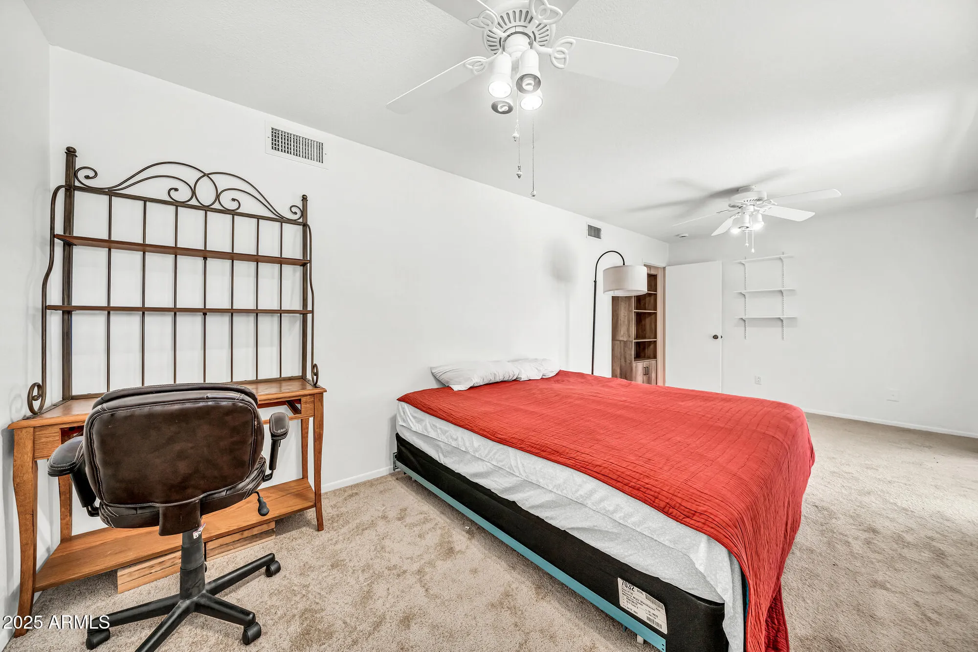 Property Slideshow image 16 of 39 | 10002 n 97th dr a, Peoria, AZ, 85345