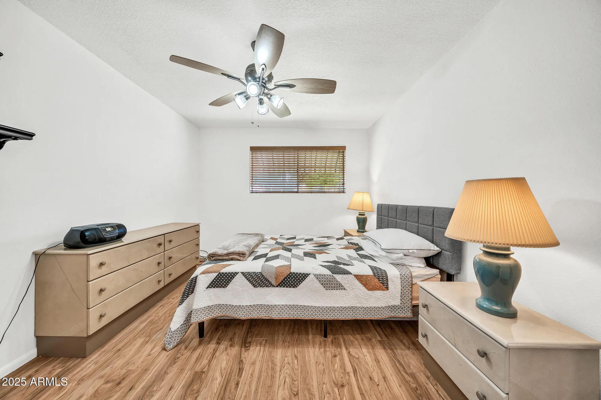 Property Slideshow image 22 of 39 | 10002 n 97th dr a, Peoria, AZ, 85345