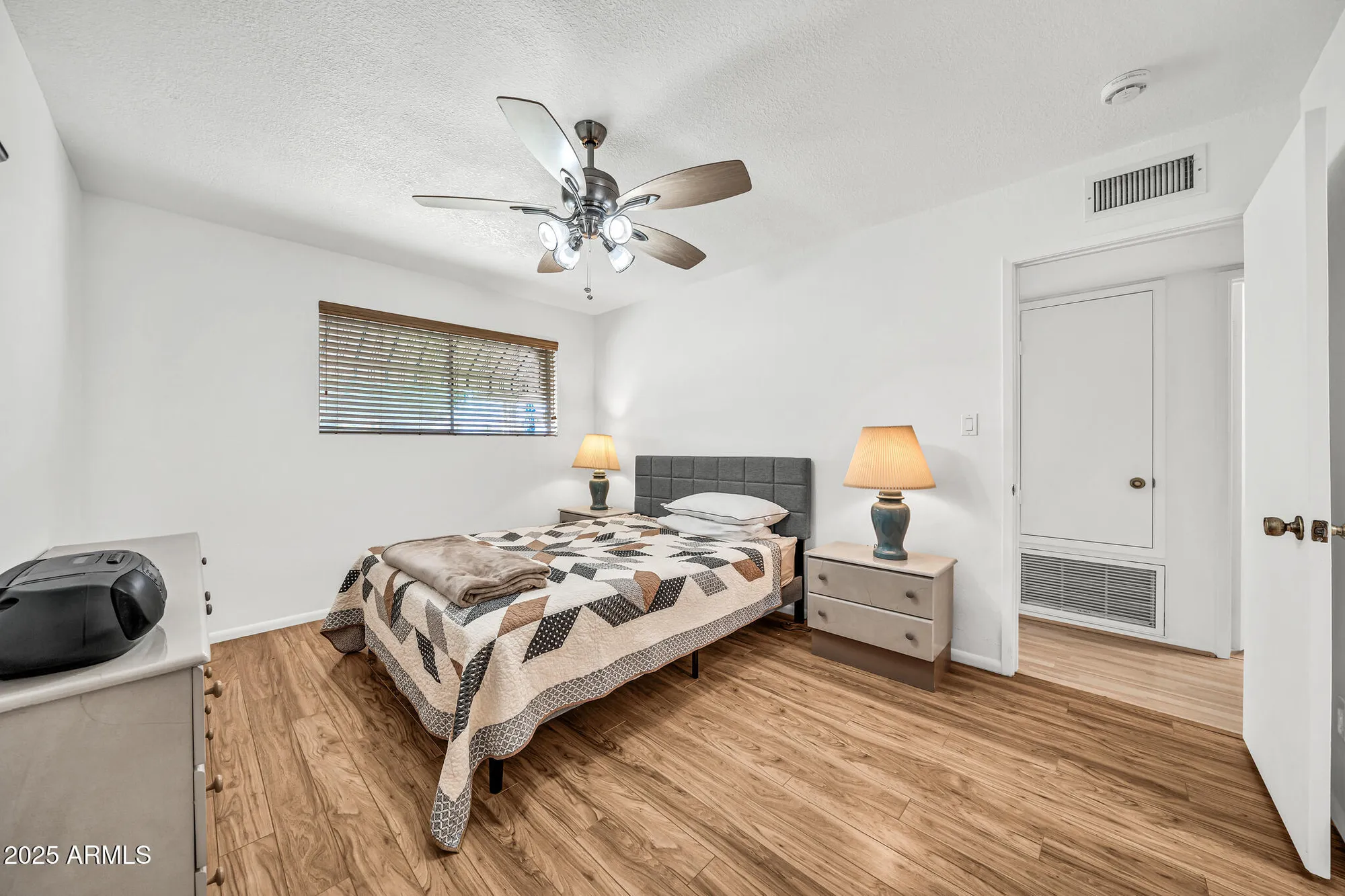 Property Slideshow image 24 of 39 | 10002 n 97th dr a, Peoria, AZ, 85345