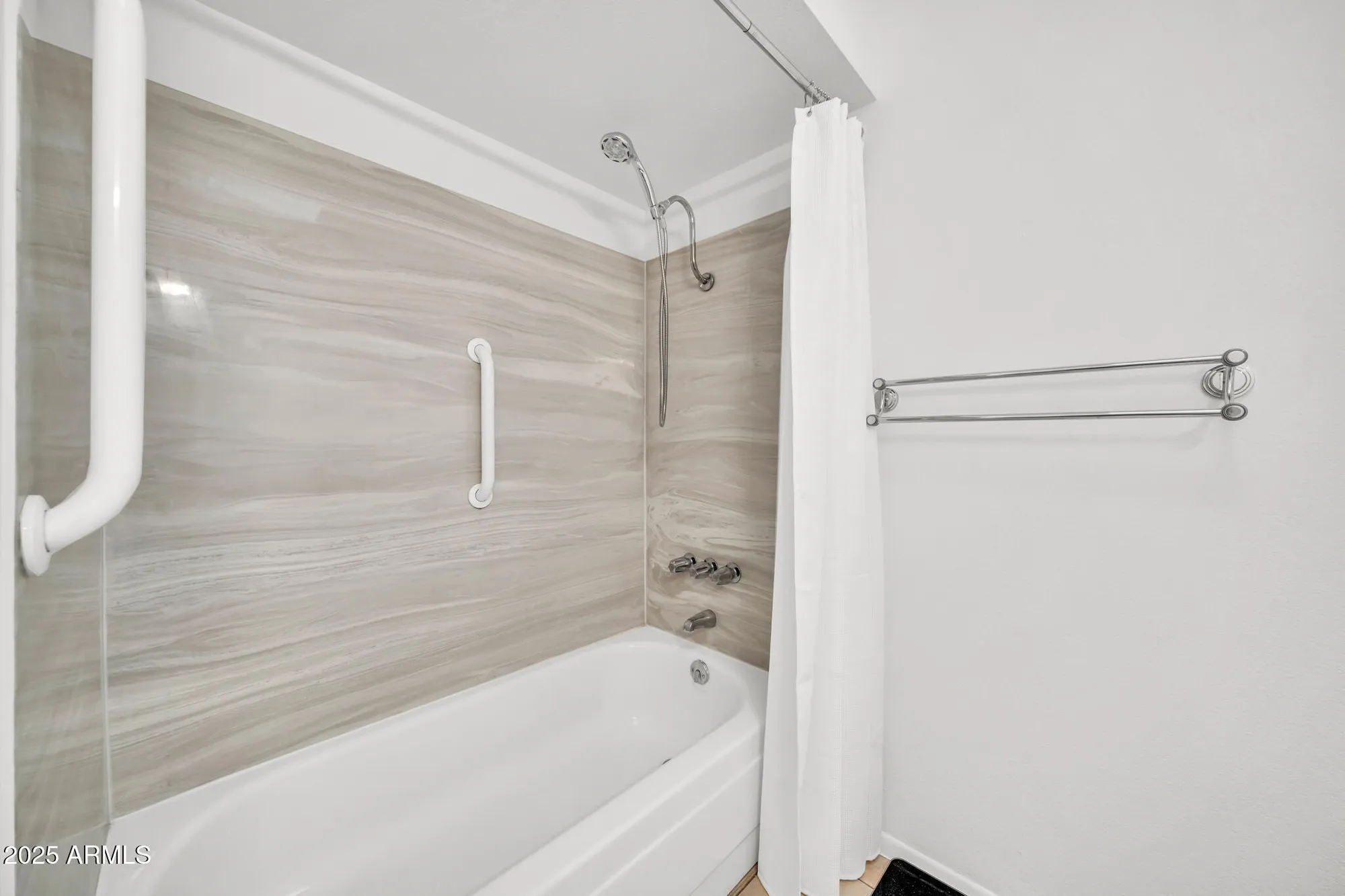 Property Slideshow image 25 of 39 | 10002 n 97th dr a, Peoria, AZ, 85345