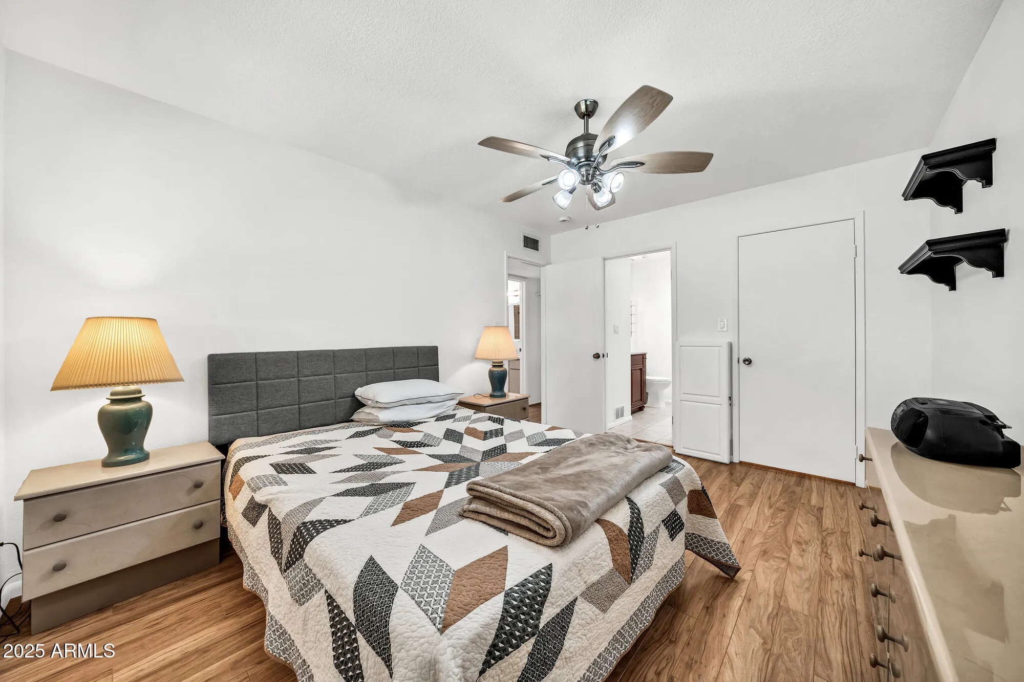 Property Slideshow image 23 of 39 | 10002 n 97th dr a, Peoria, AZ, 85345