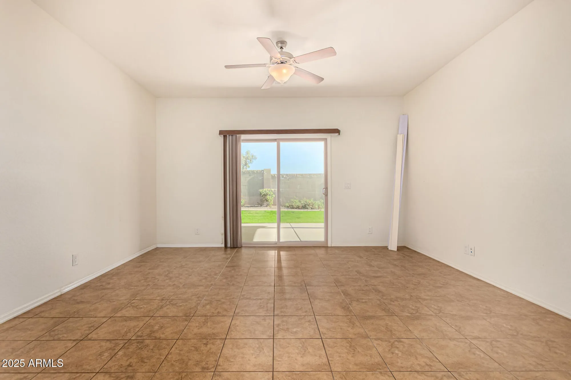 Property Slideshow image 4 of 22 | 10960 e monte ave 207, Mesa, AZ, 85209