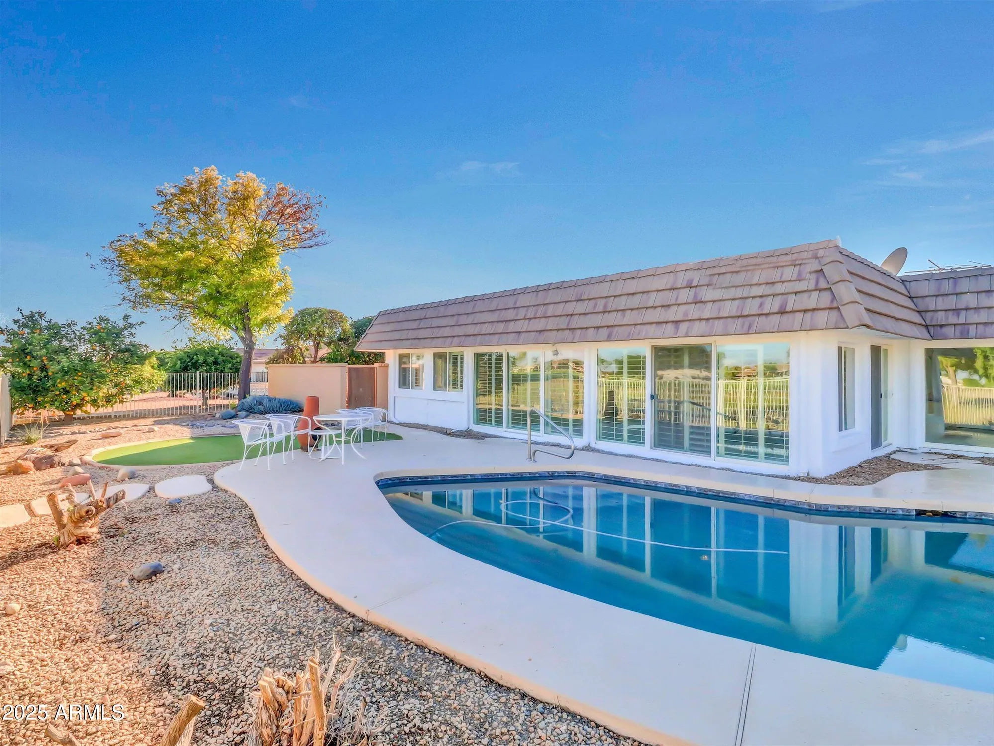 Property Slideshow image 28 of 43 | 15213 n cameo dr, Sun City, AZ, 85351