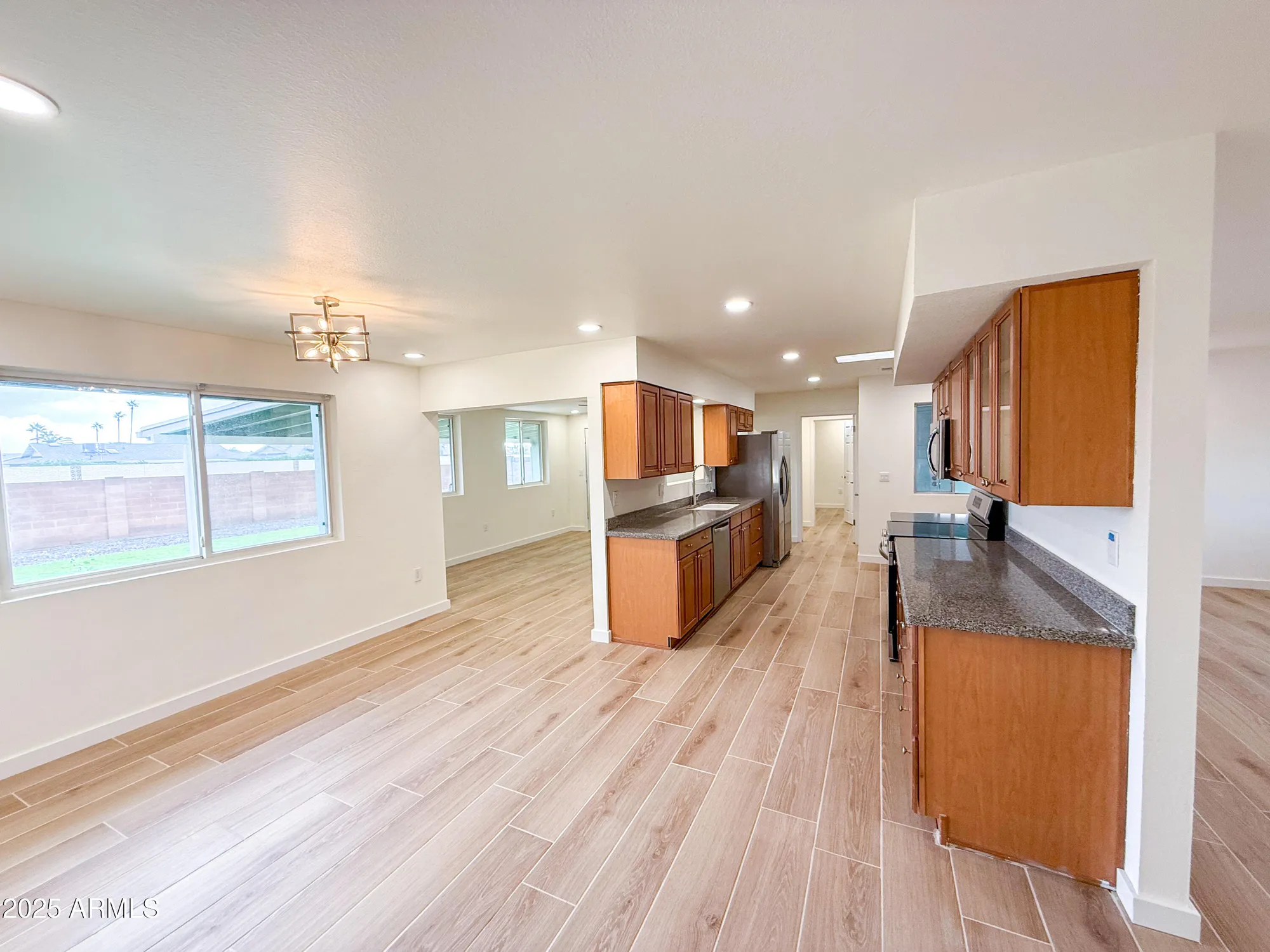 Property Slideshow image 7 of 20 | 11855 n mission dr, Sun City, AZ, 85351