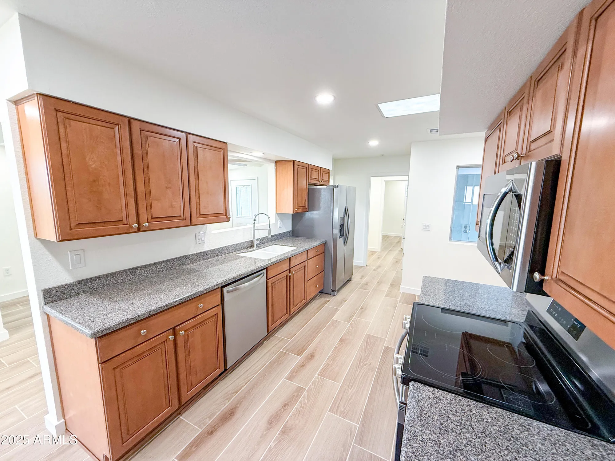 Property Slideshow image 8 of 20 | 11855 n mission dr, Sun City, AZ, 85351