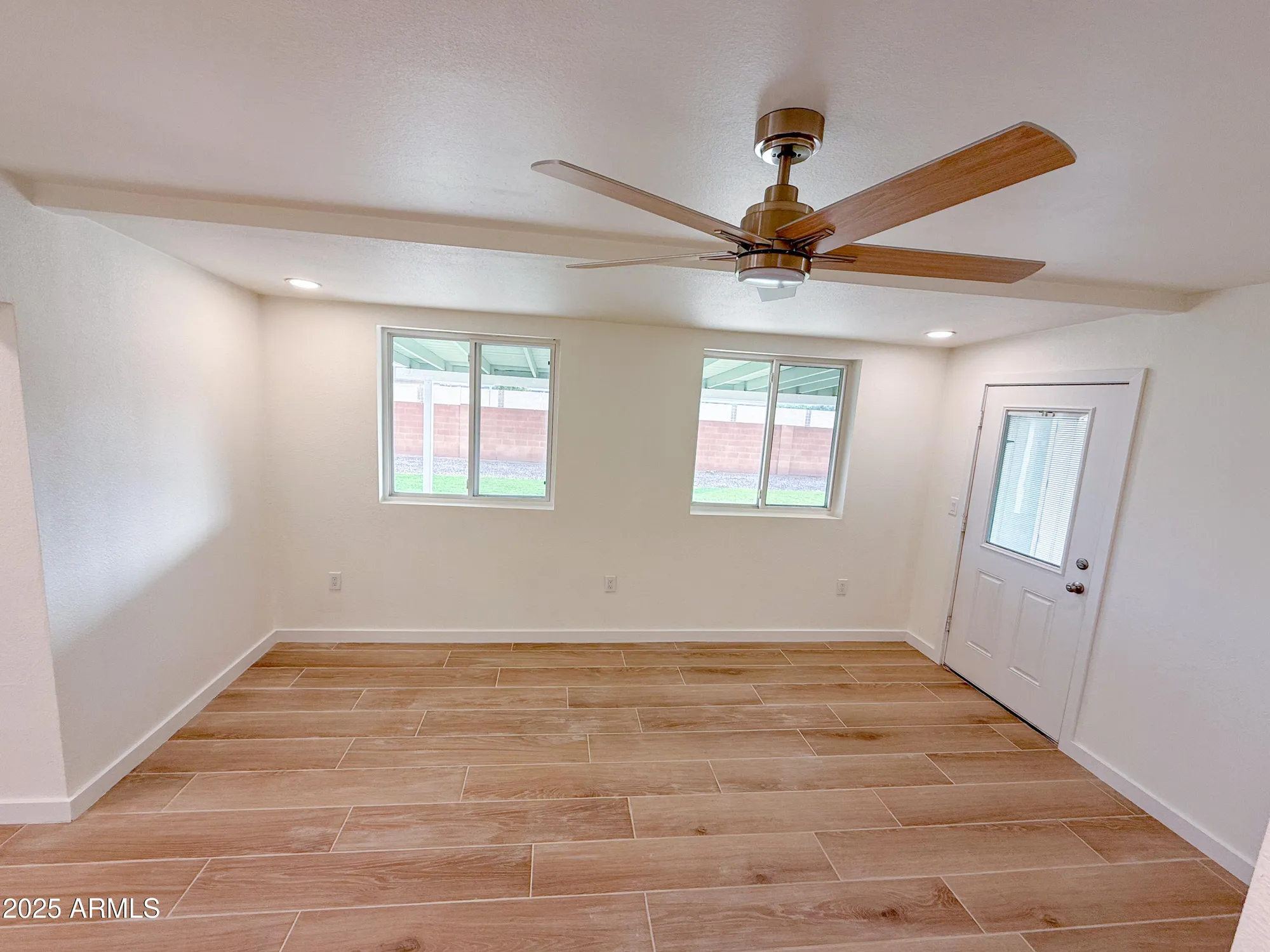 Property Slideshow image 11 of 20 | 11855 n mission dr, Sun City, AZ, 85351