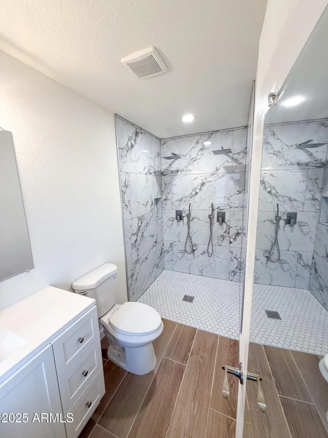 Property Slideshow image 13 of 20 | 11855 n mission dr, Sun City, AZ, 85351